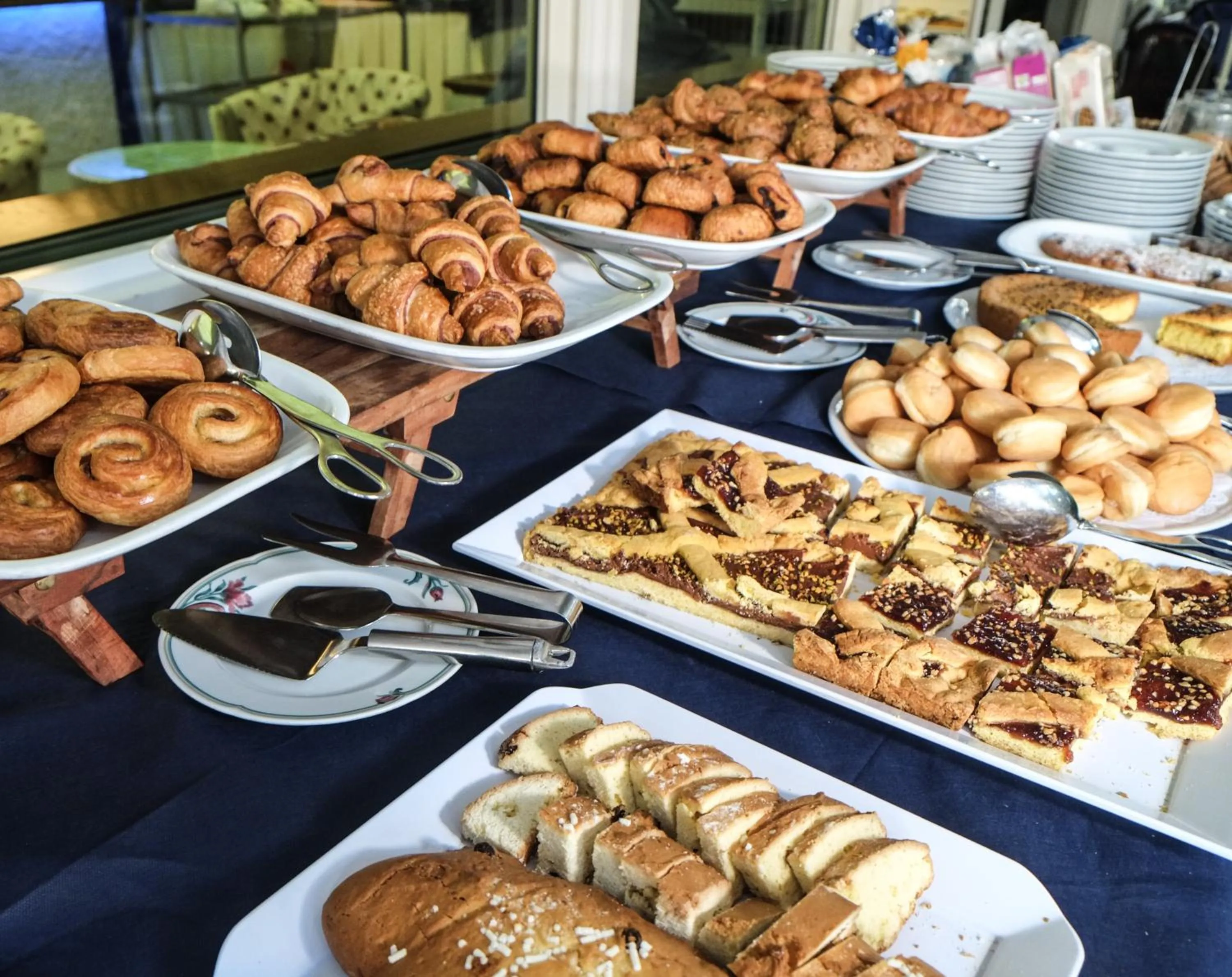 Food and drinks in Hotel Diamond