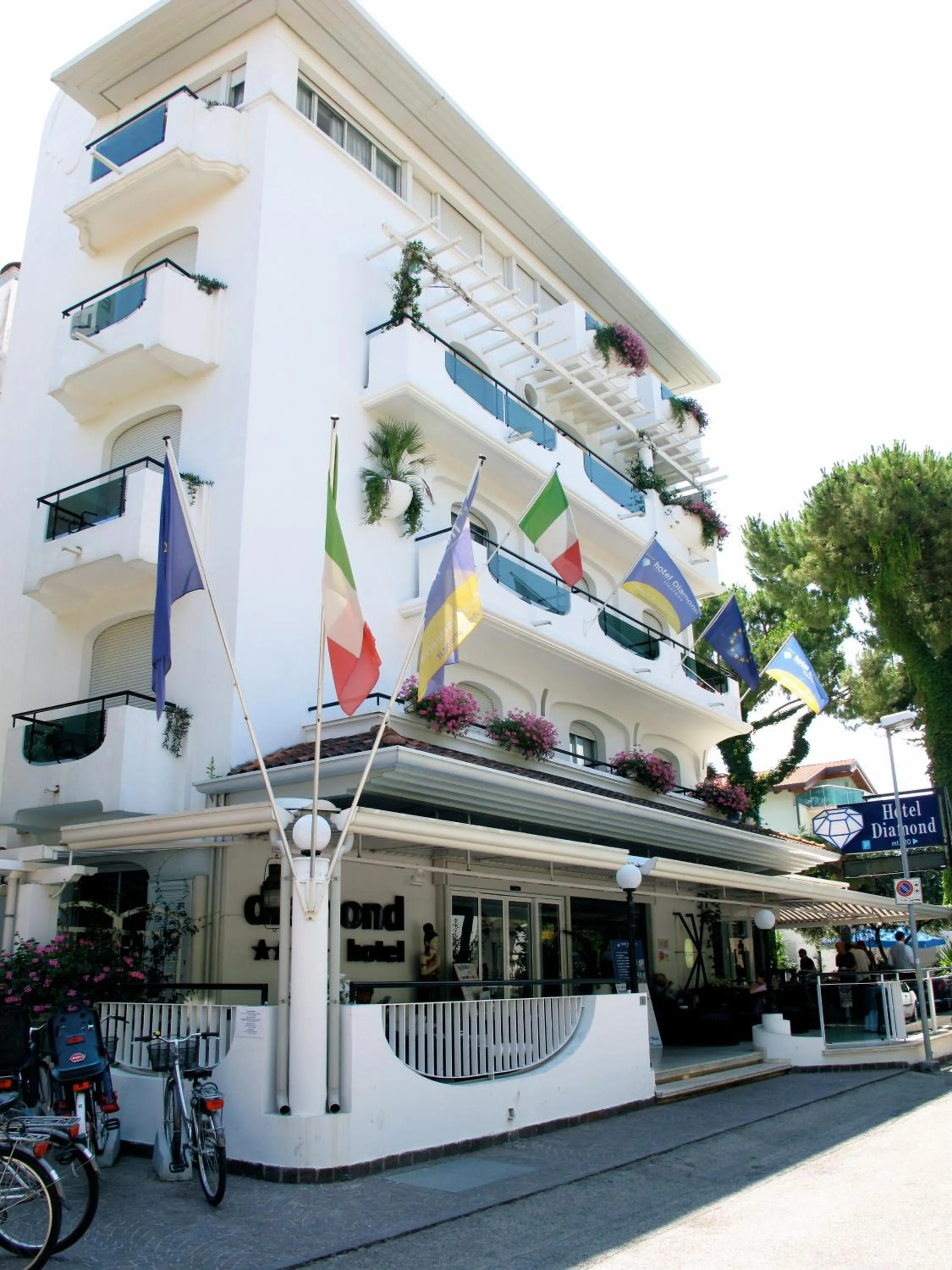 Facade/entrance in Hotel Diamond