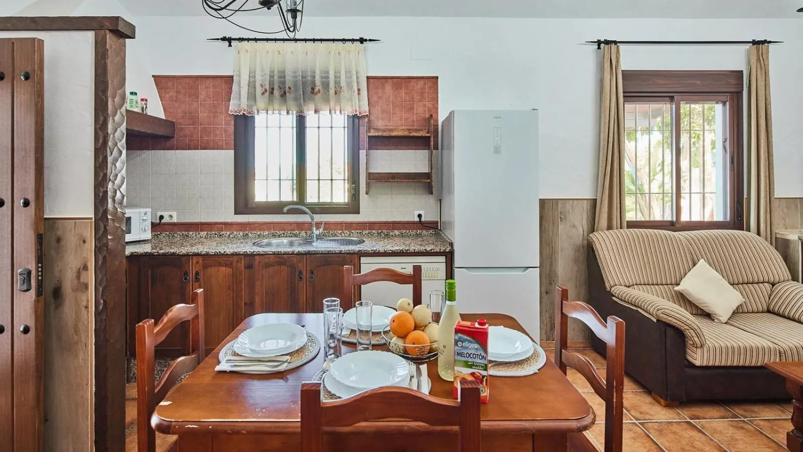 Kitchen or kitchenette in Chalet El Cancelín Conil de la Frontera by Ruralidays