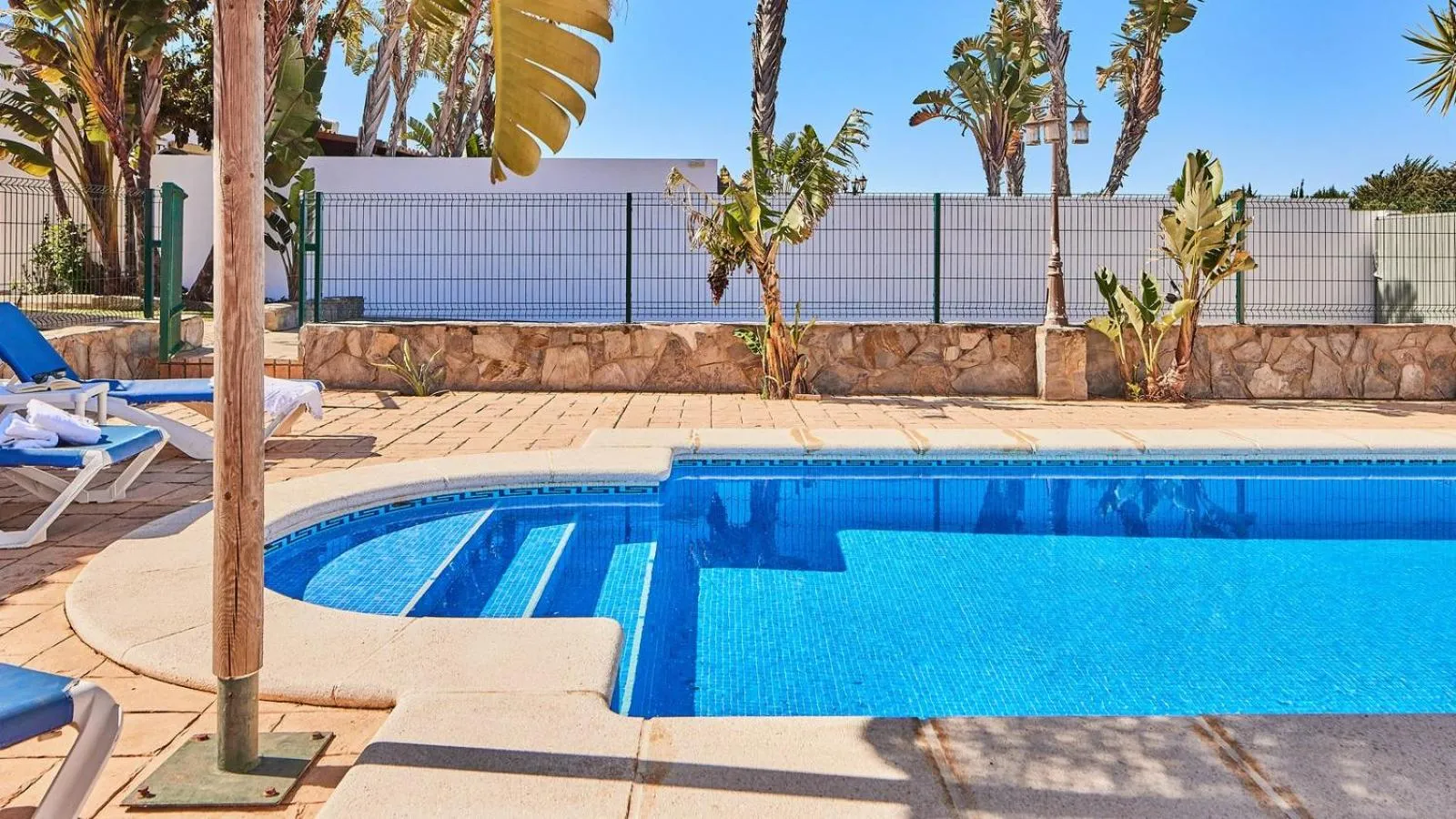 Swimming pool in Chalet El Cancelín Conil de la Frontera by Ruralidays