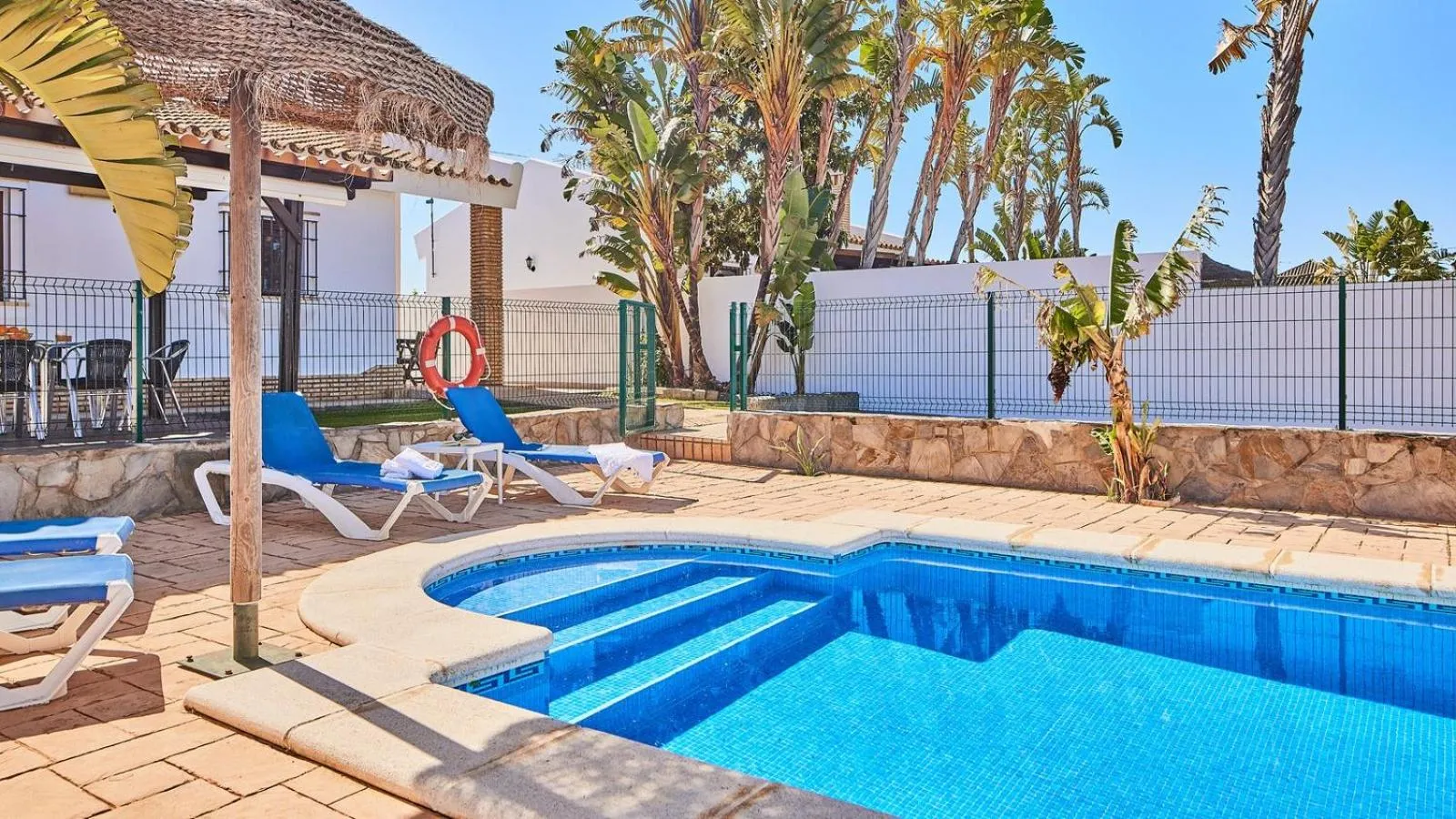 Swimming pool in Chalet El Cancelín Conil de la Frontera by Ruralidays