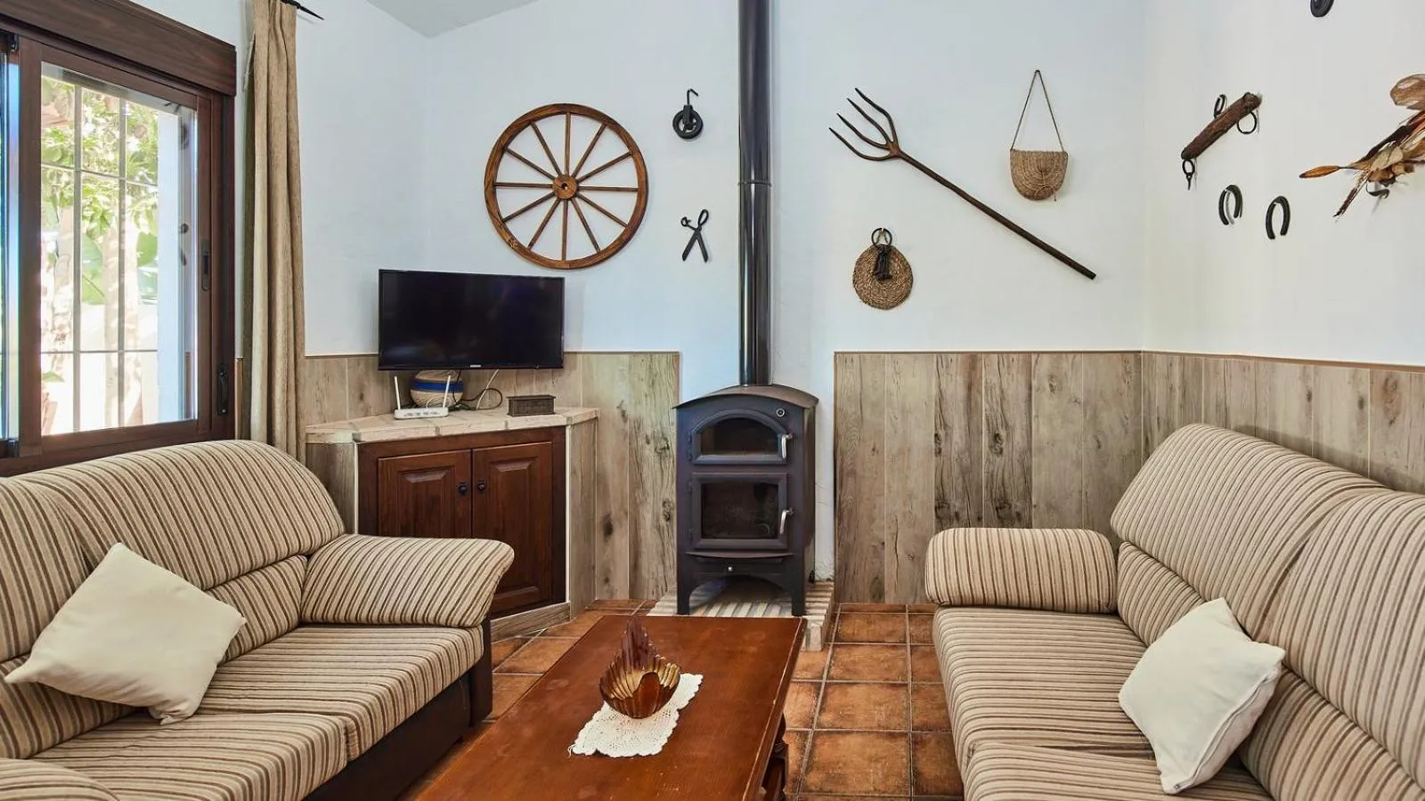 Living room in Chalet El Cancelín Conil de la Frontera by Ruralidays