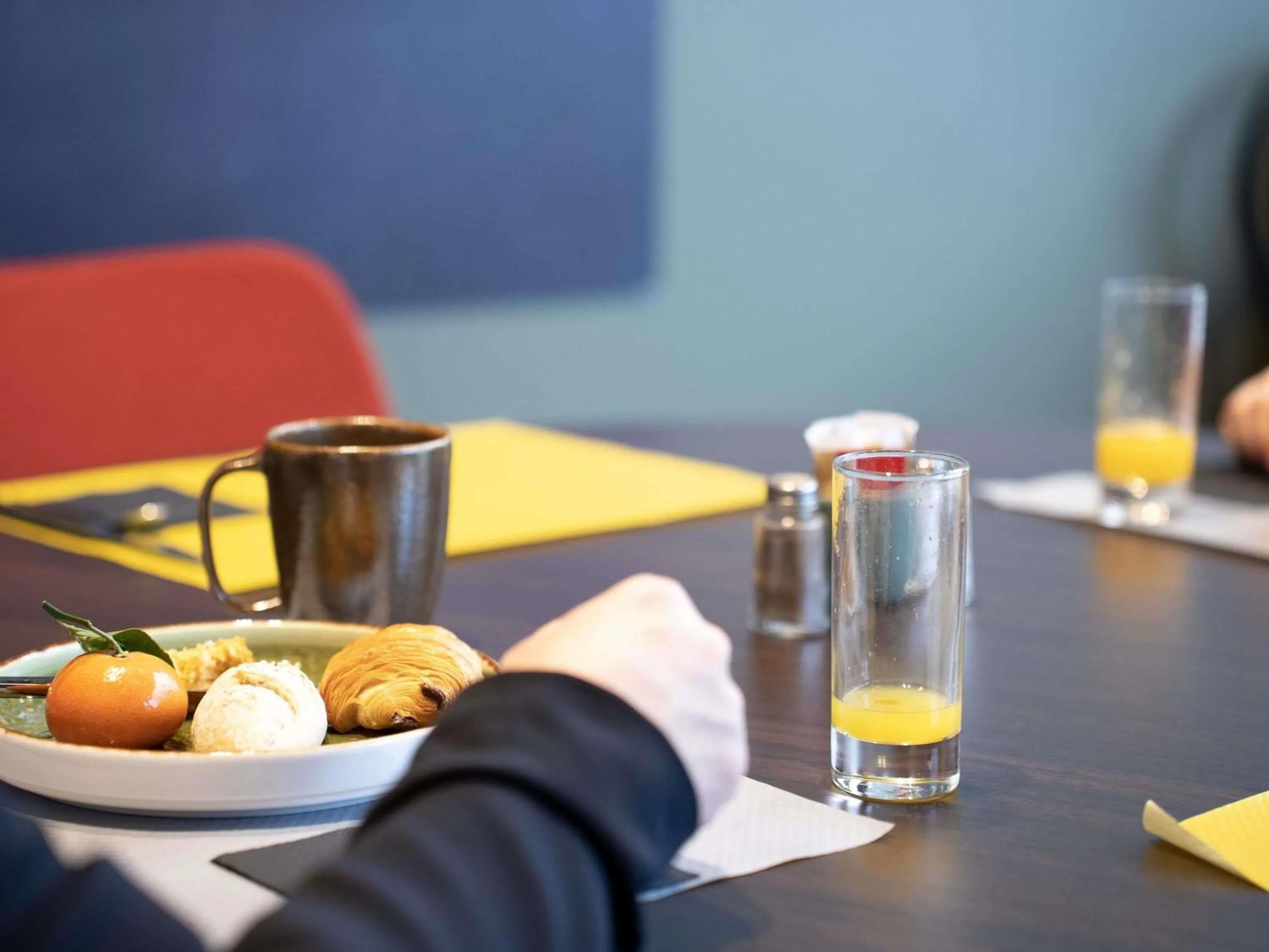 Breakfast in ibis Styles Lens Centre Gare