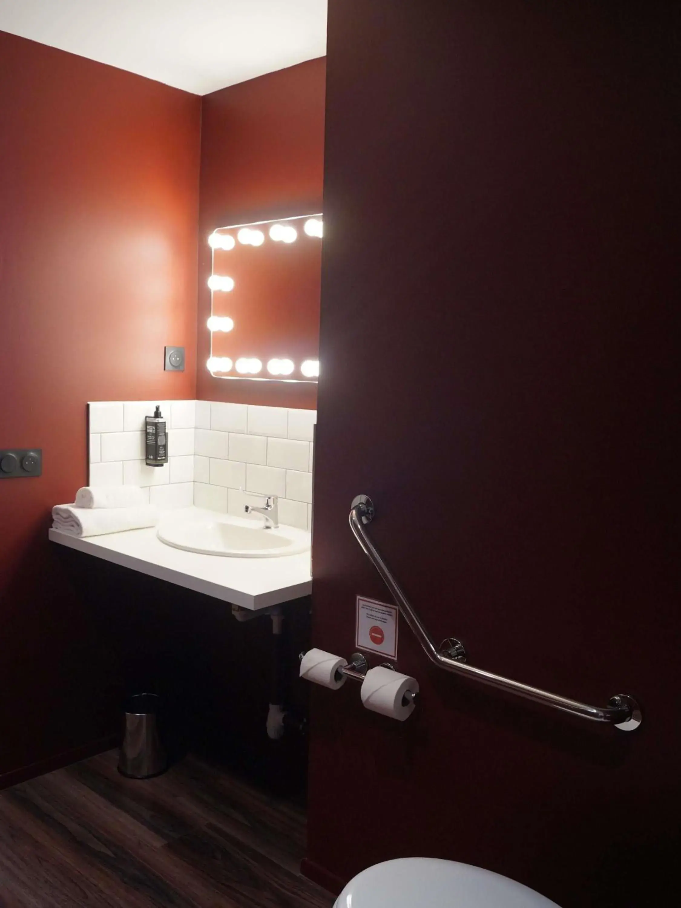 Bedroom in ibis Styles Lens Centre Gare Bedroom in ibis Styles Lens Centre Gare