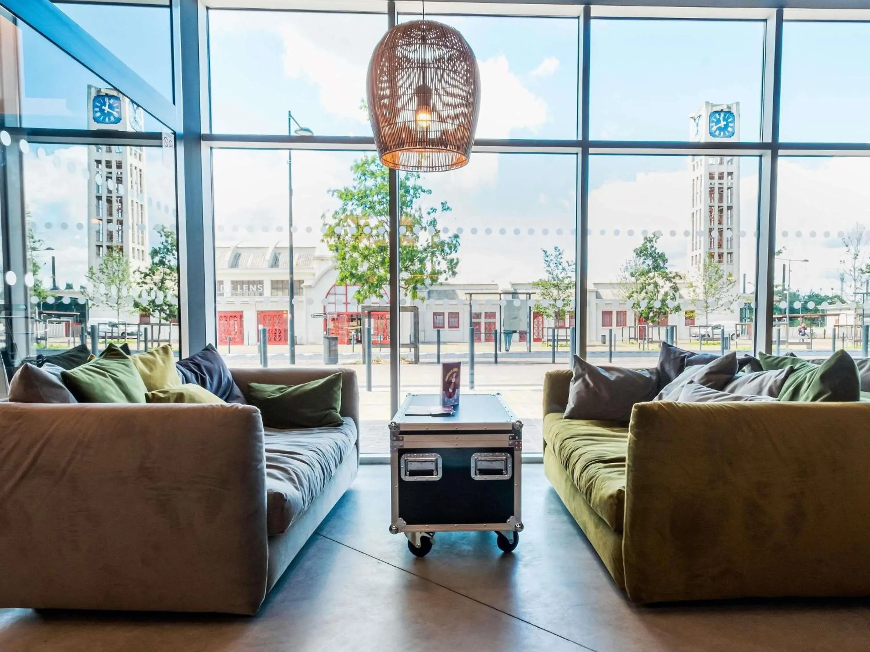 Lounge or bar in ibis Styles Lens Centre Gare Lounge or bar in ibis Styles Lens Centre Gare