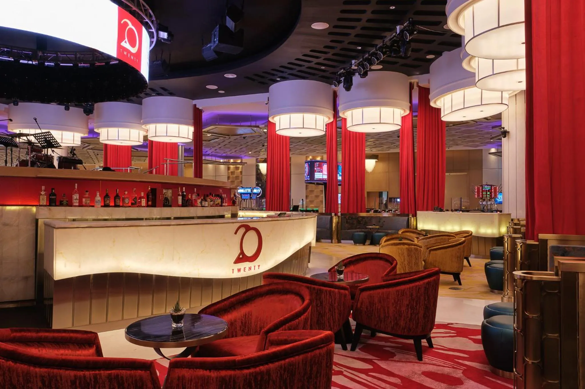 Lounge or bar in Swissôtel Clark Philippines