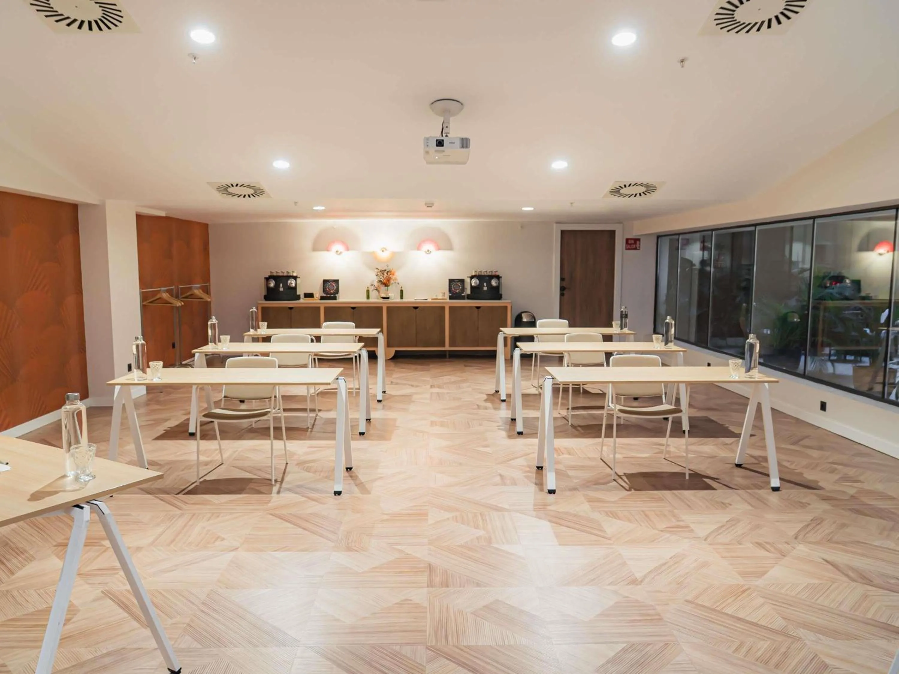 Meeting/conference room in Ibis Styles Sevilla City Santa Justa