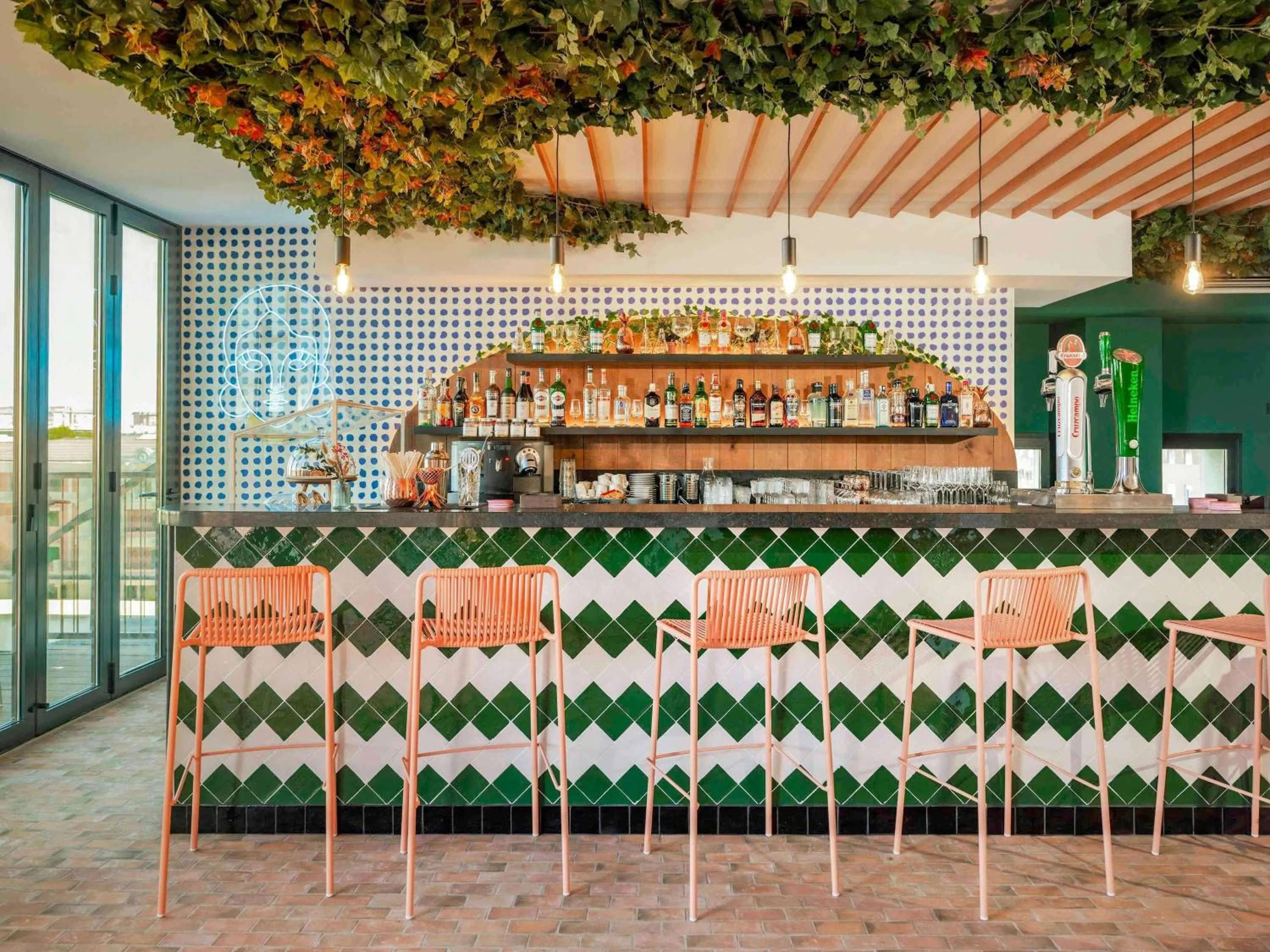 Lounge or bar in Ibis Styles Sevilla City Santa Justa