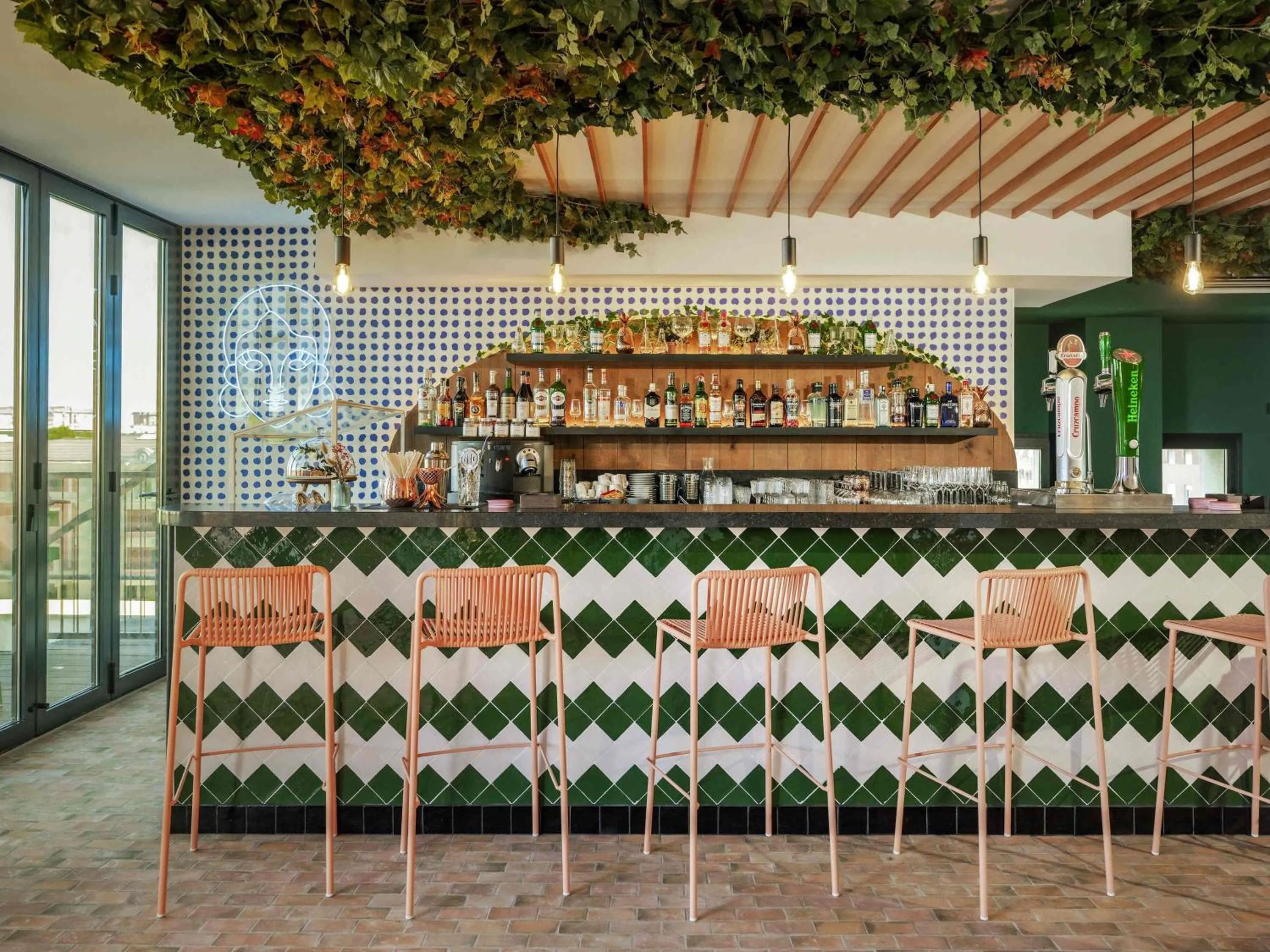 Lounge or bar in Ibis Styles Sevilla City Santa Justa