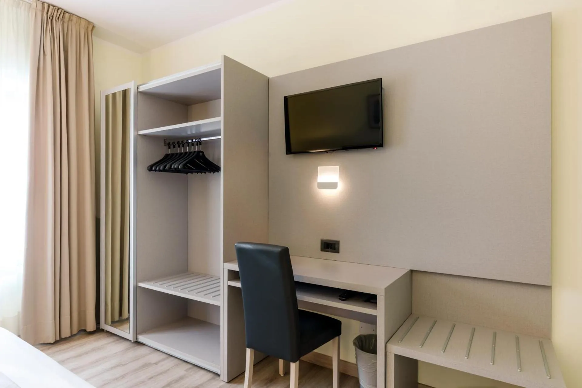 wardrobe in Hotel Aurora