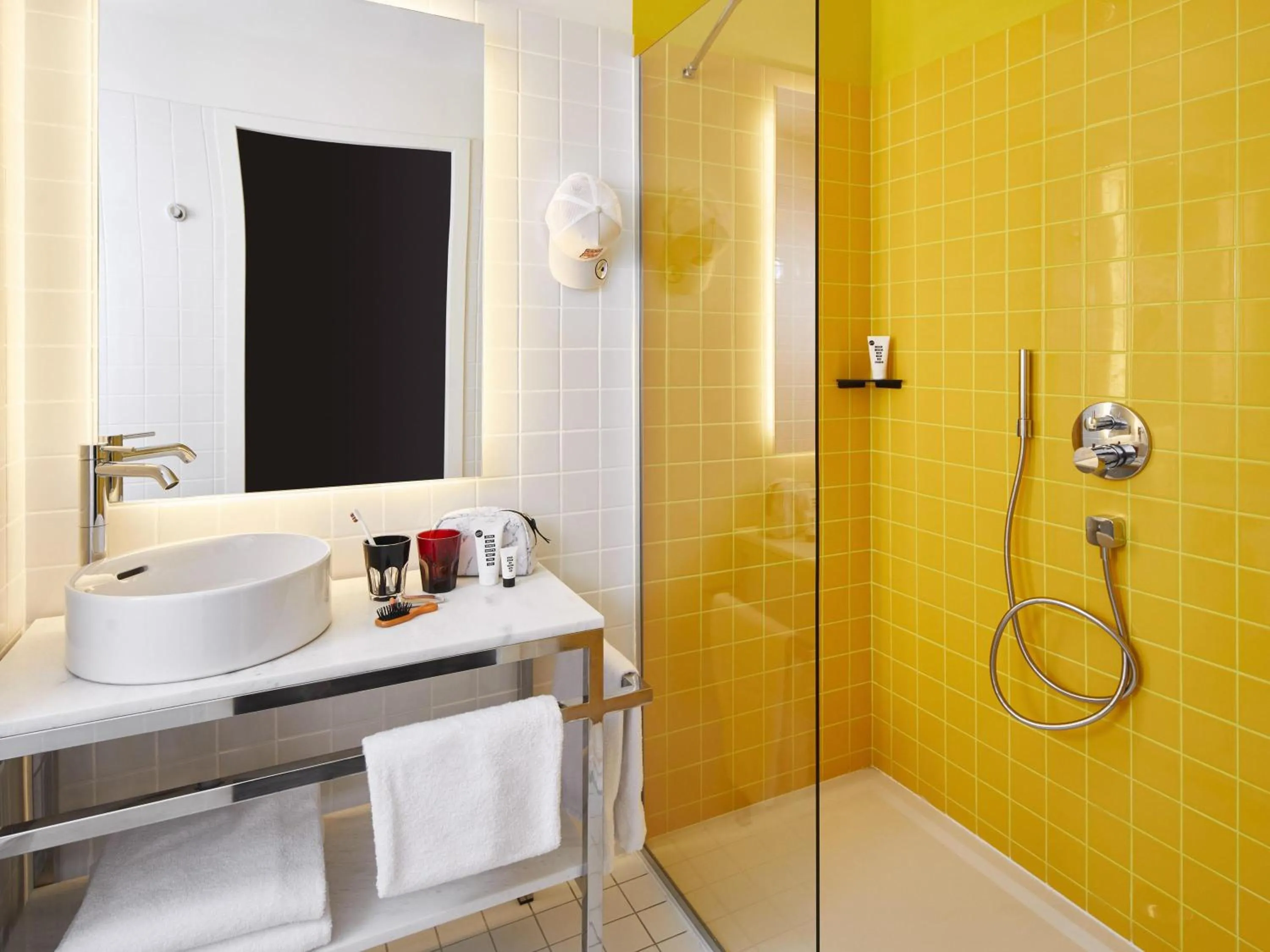 Bedroom in Mama Shelter Paris La Défense