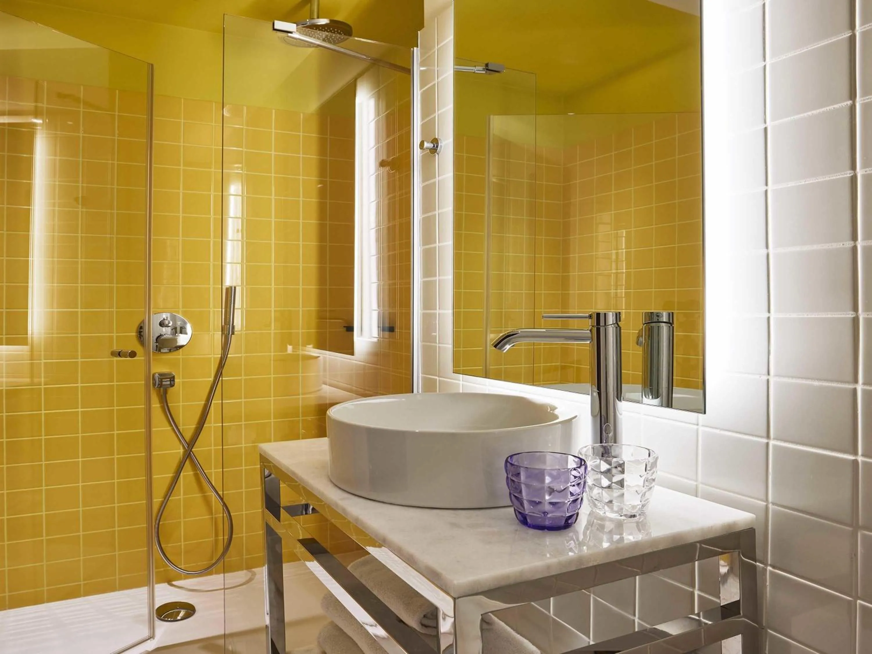 Bedroom in Mama Shelter Paris La Défense