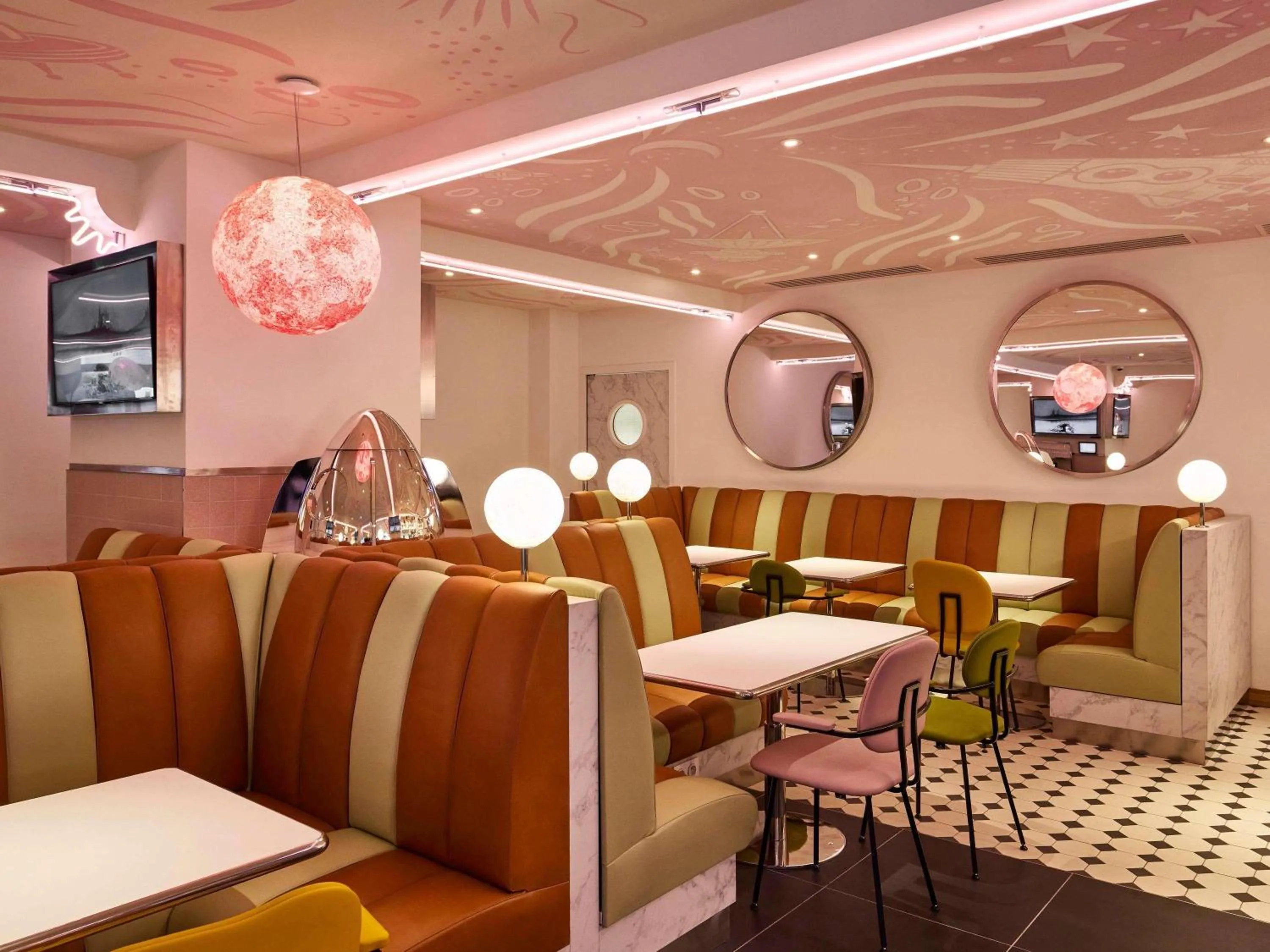 Restaurant/places to eat in Mama Shelter Paris La Défense