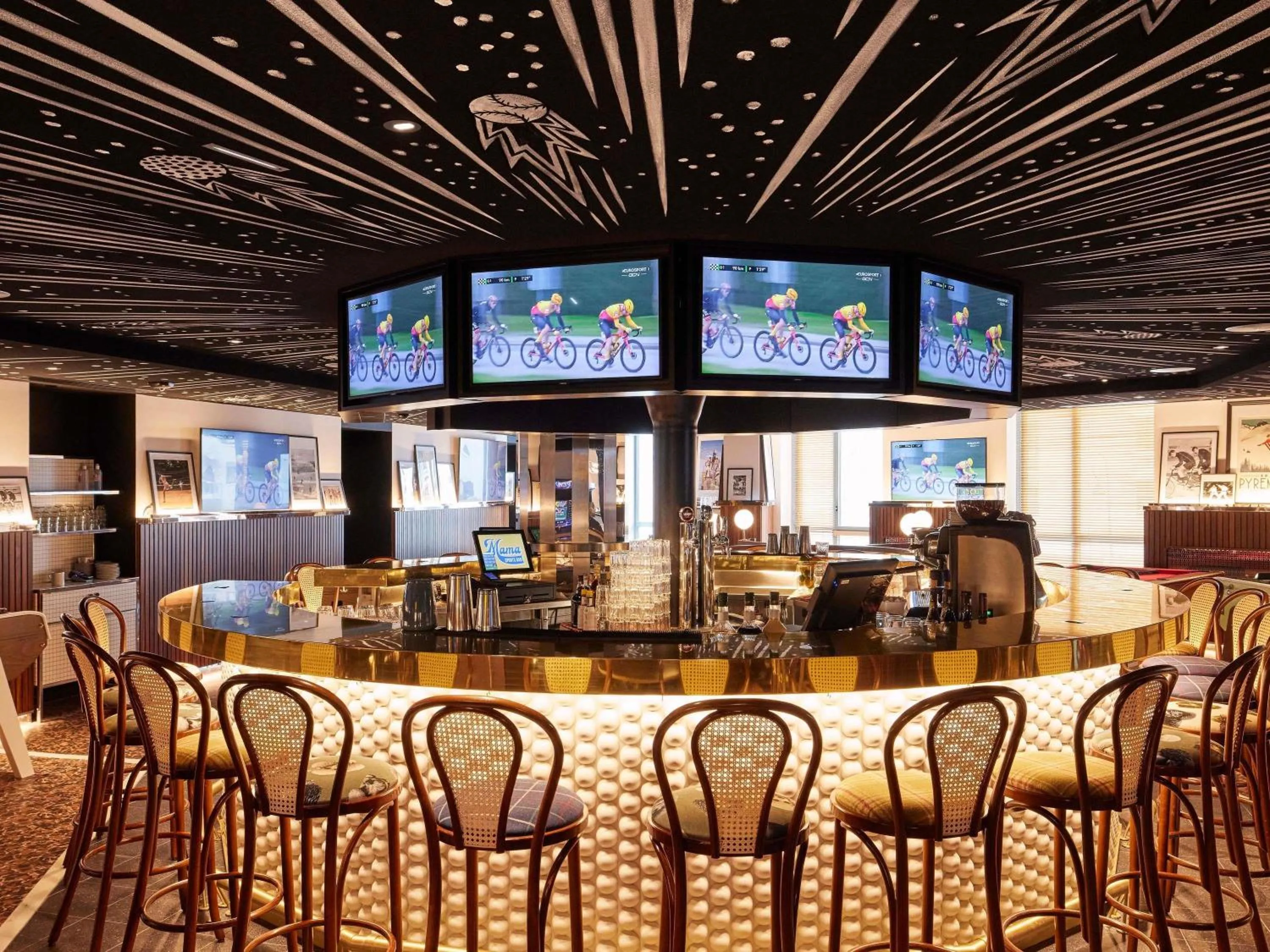 Lounge or bar in Mama Shelter Paris La Défense