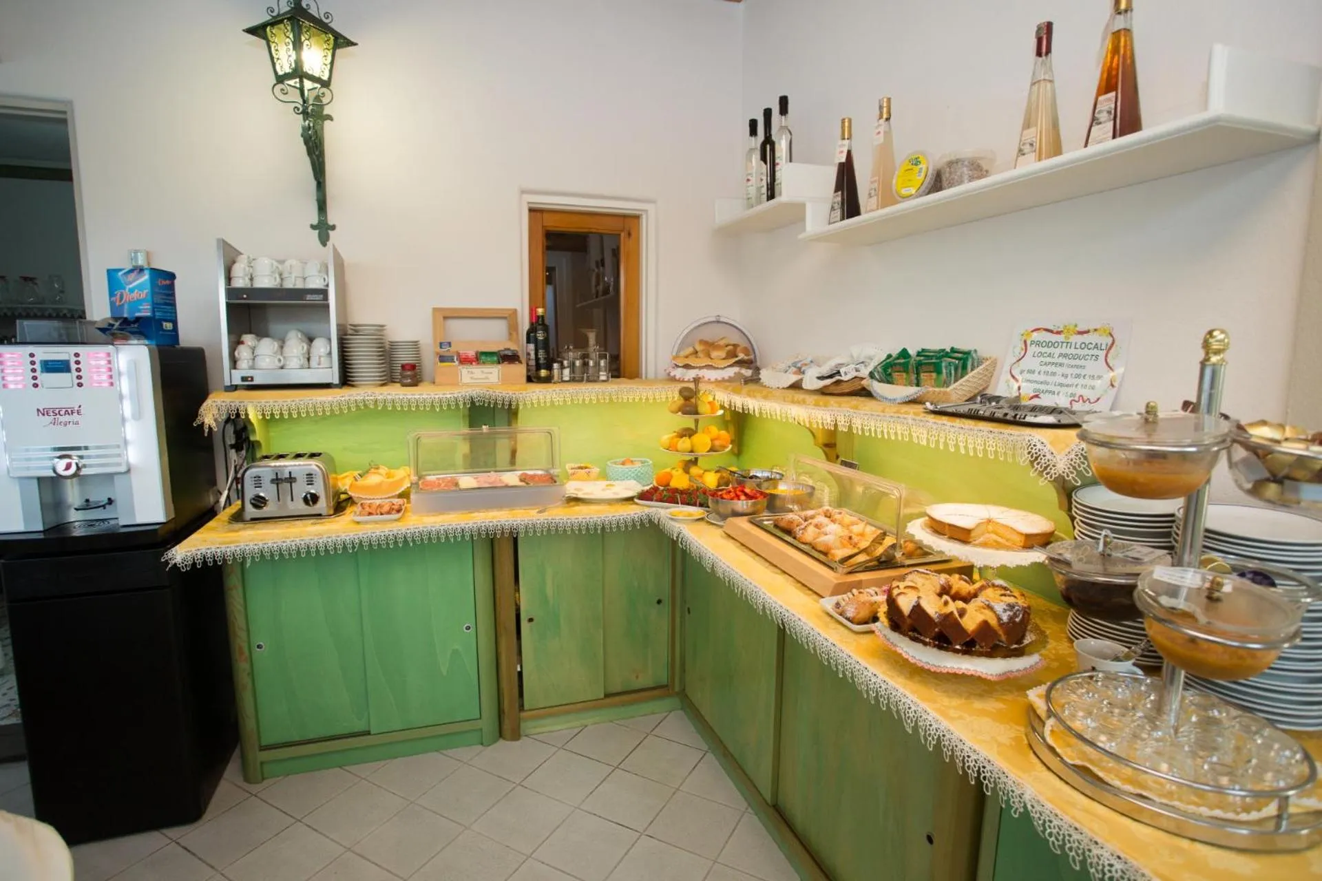 Breakfast in Hotel Residence Mendolita