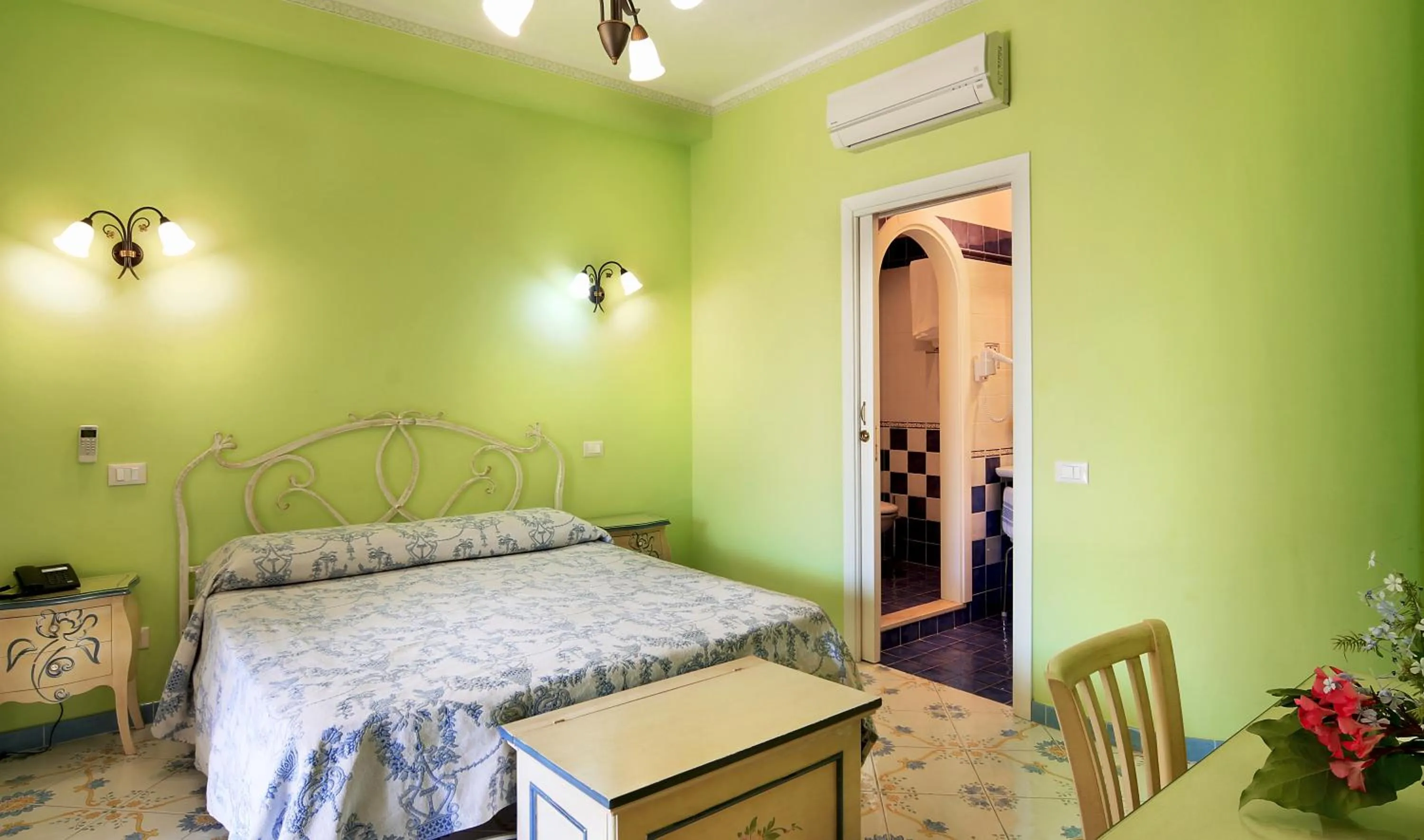 Photo of the whole room, Bed in Hotel Residence Mendolita