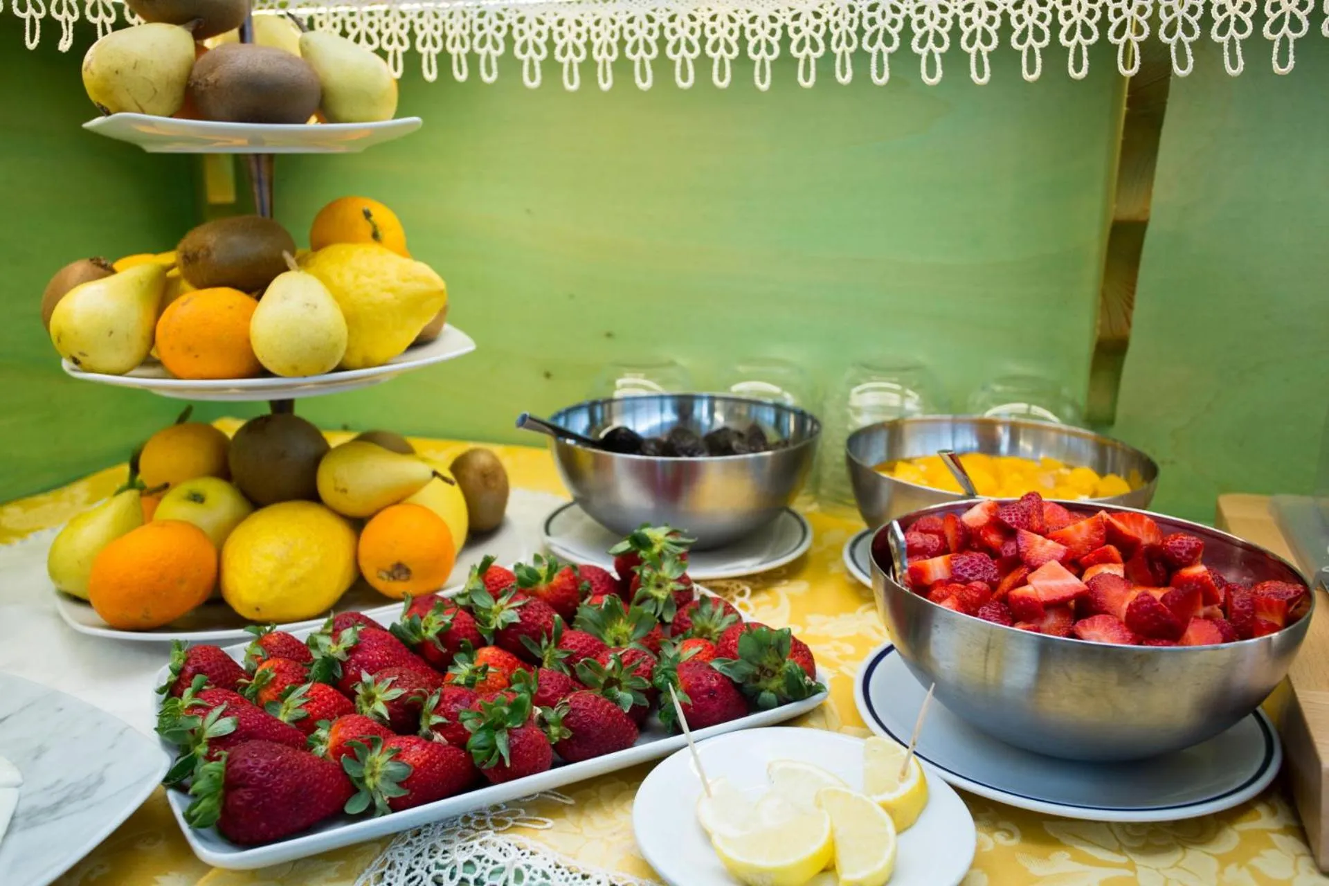 Buffet breakfast in Hotel Residence Mendolita