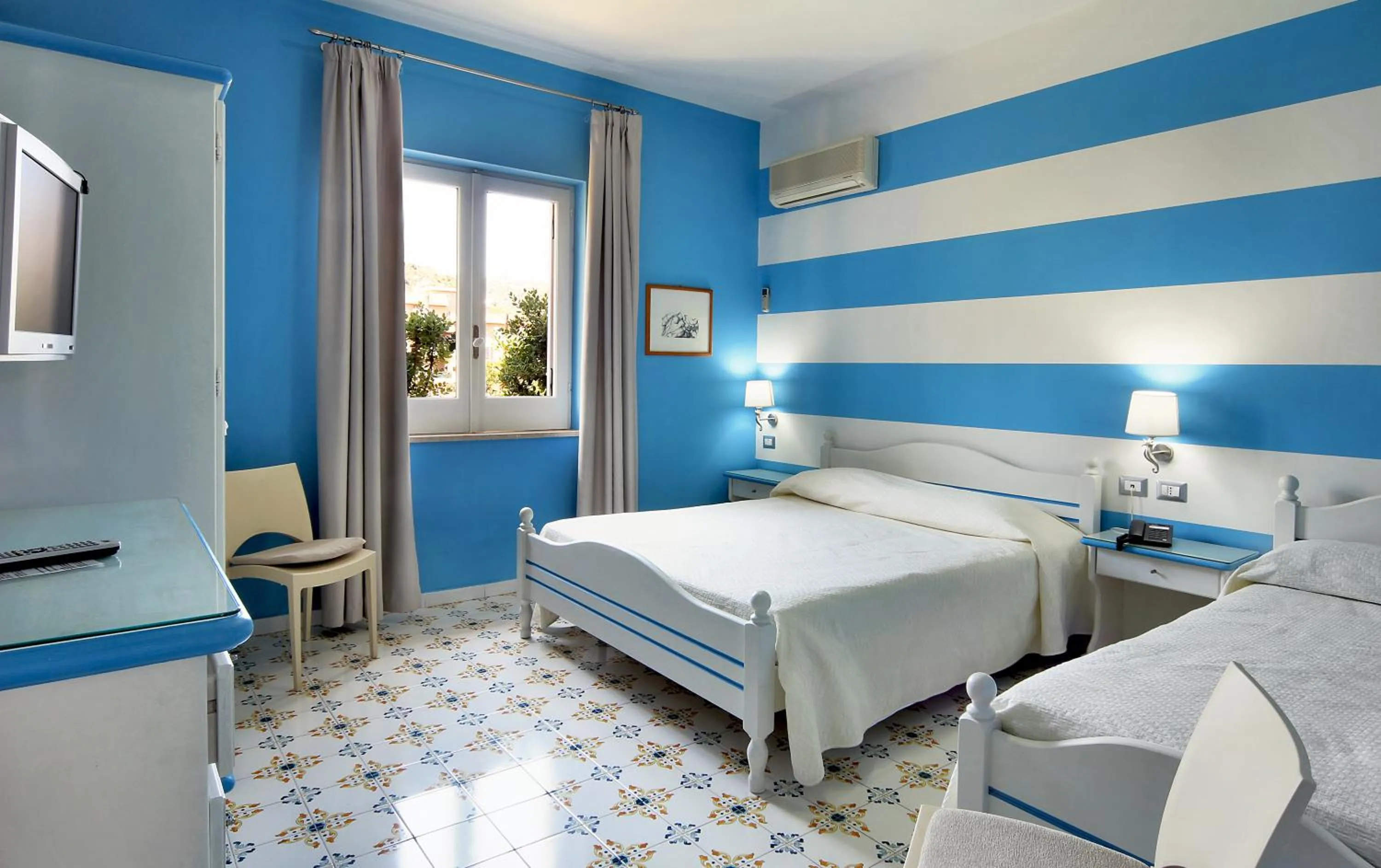 Photo of the whole room, Bed in Hotel Residence Mendolita