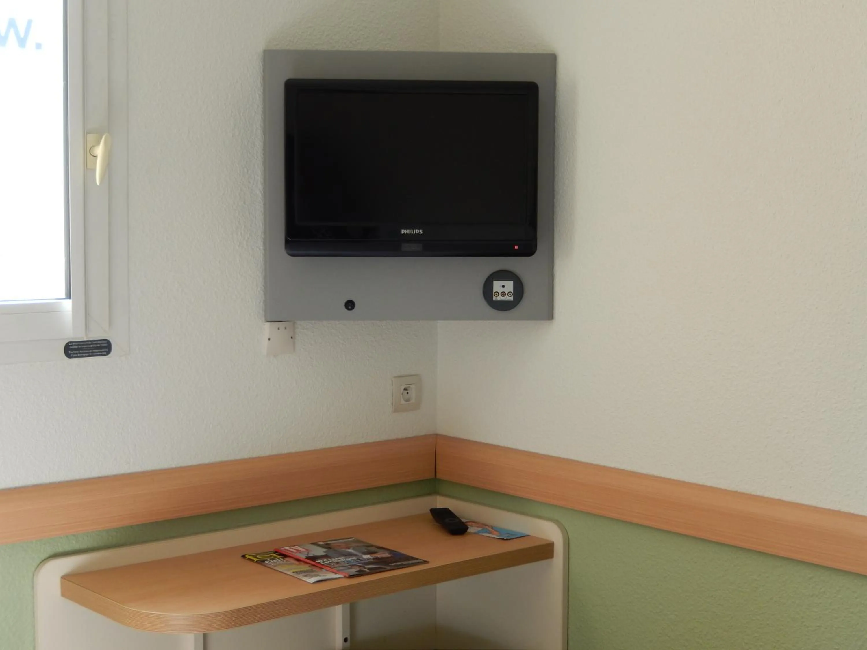 TV and multimedia in ibis Budget Pau Est