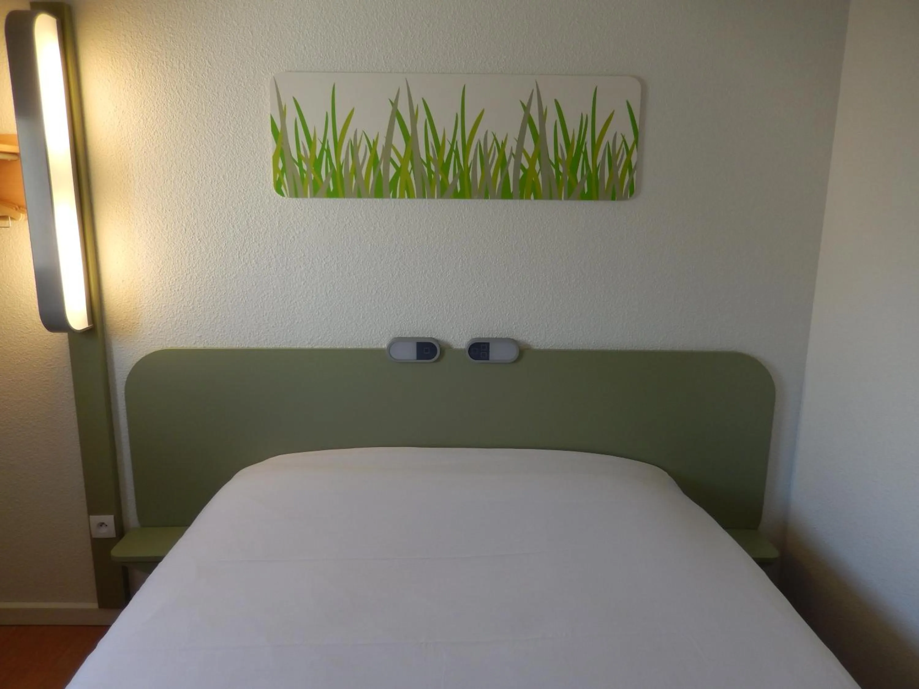 Bed in ibis Budget Pau Est
