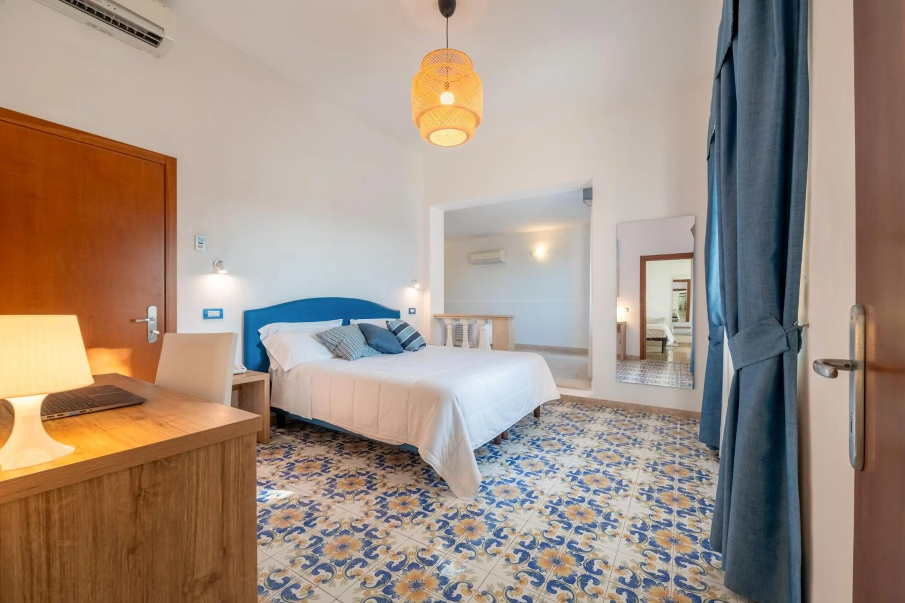 Bedroom, Bed in Hotel Britannia