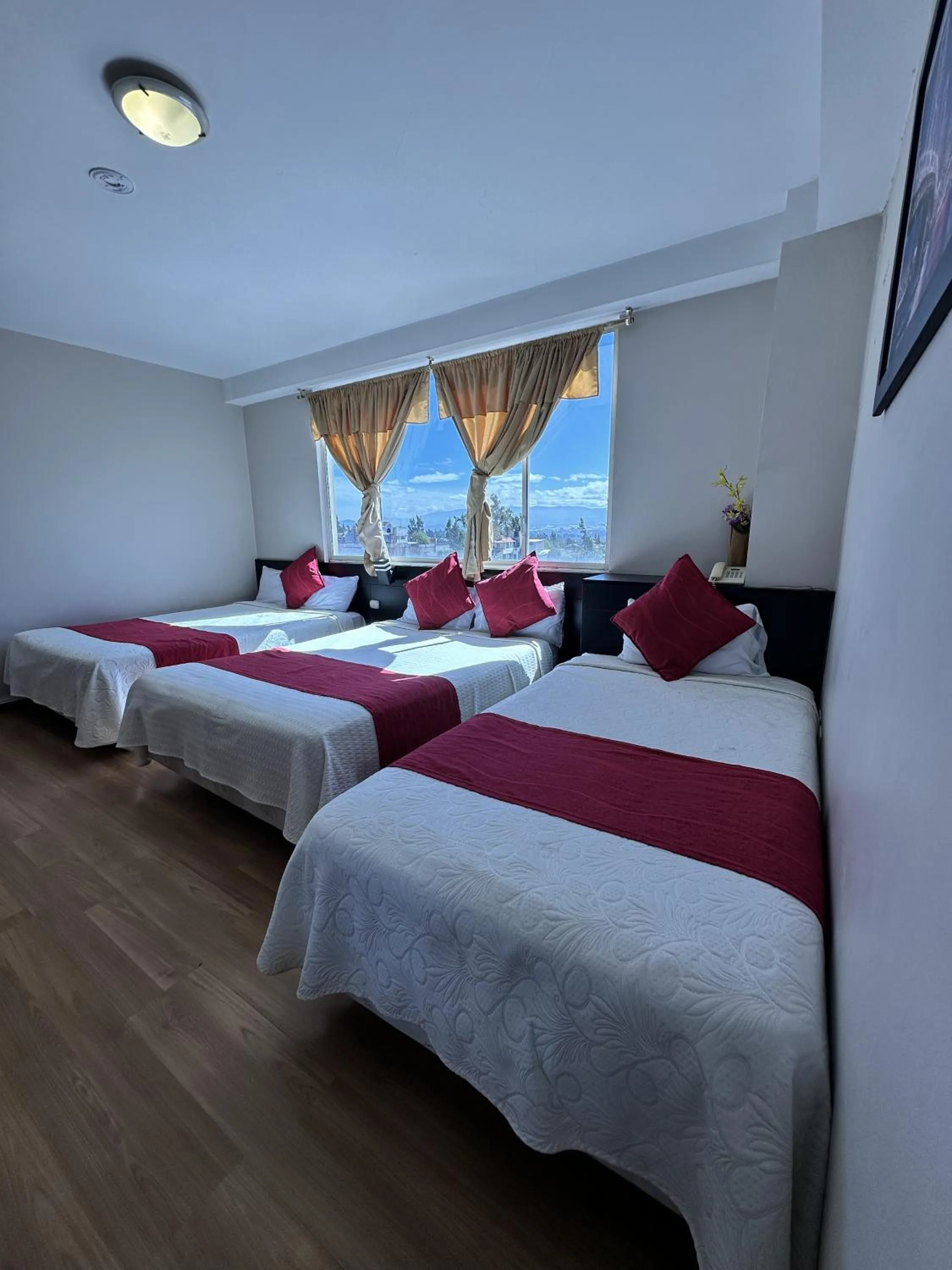 Bedroom, Bed in Hotel Versailles