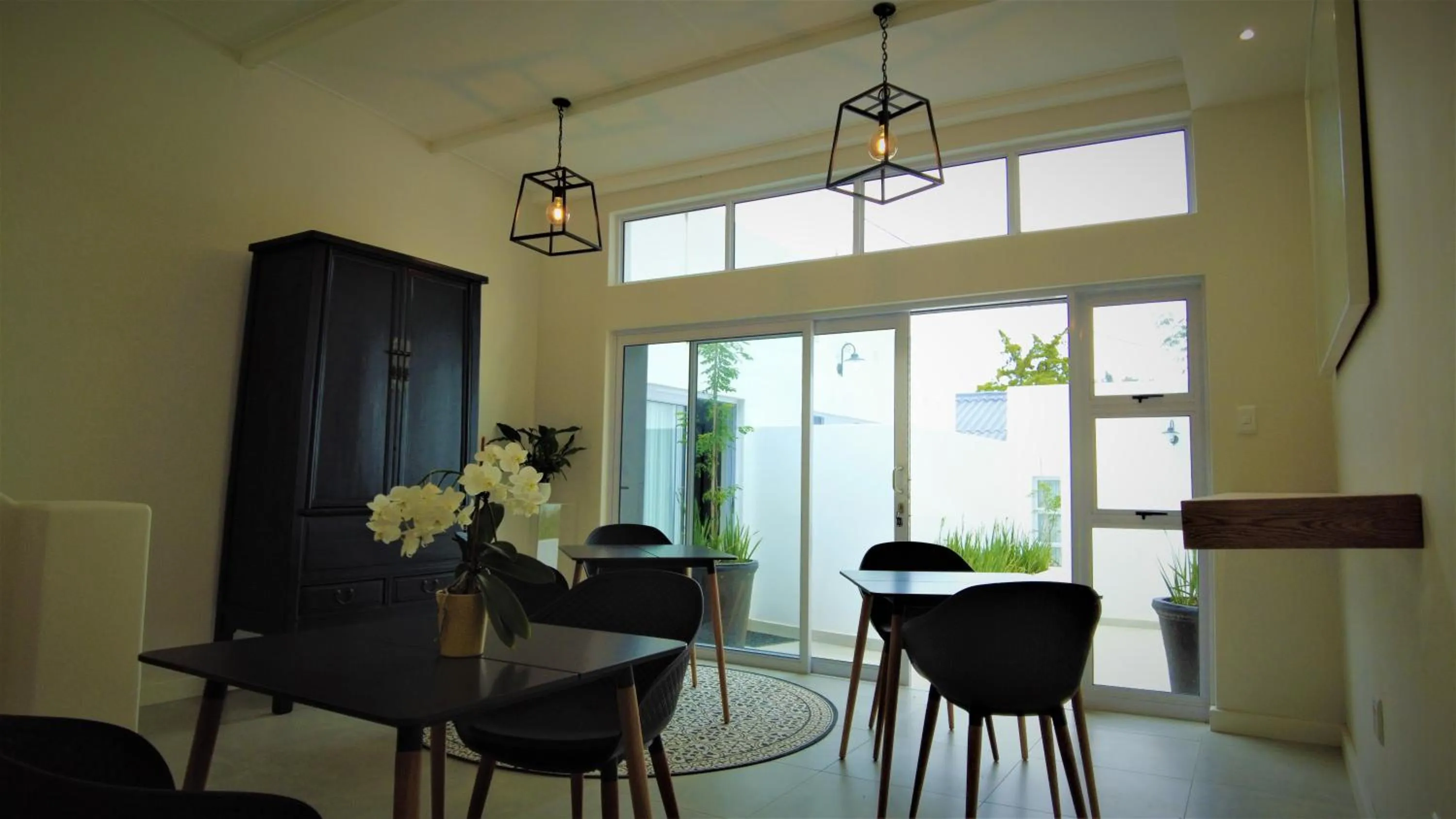 Property building in The Executive Bed and Breakfast