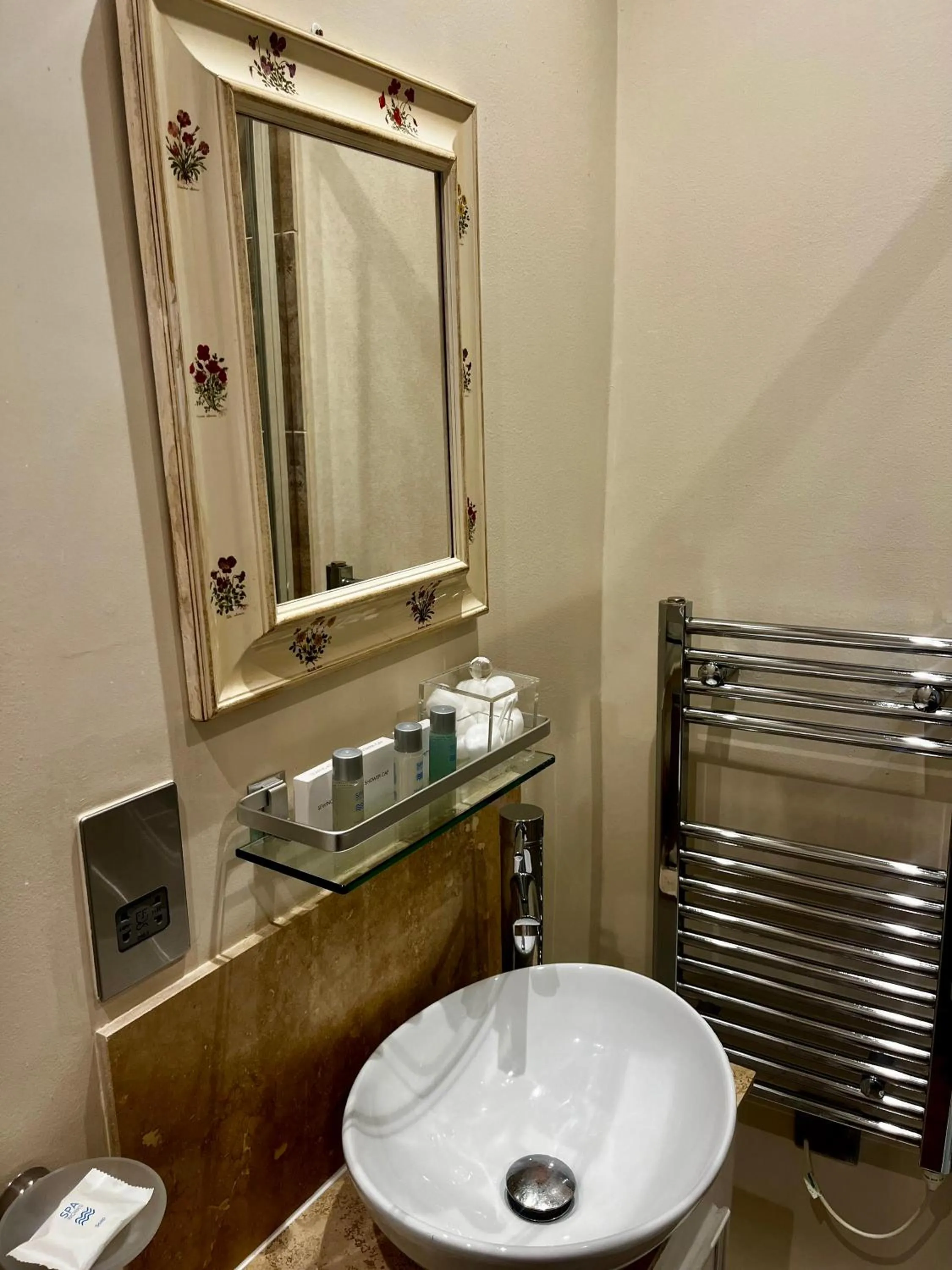 Shower in The Seagrave Arms