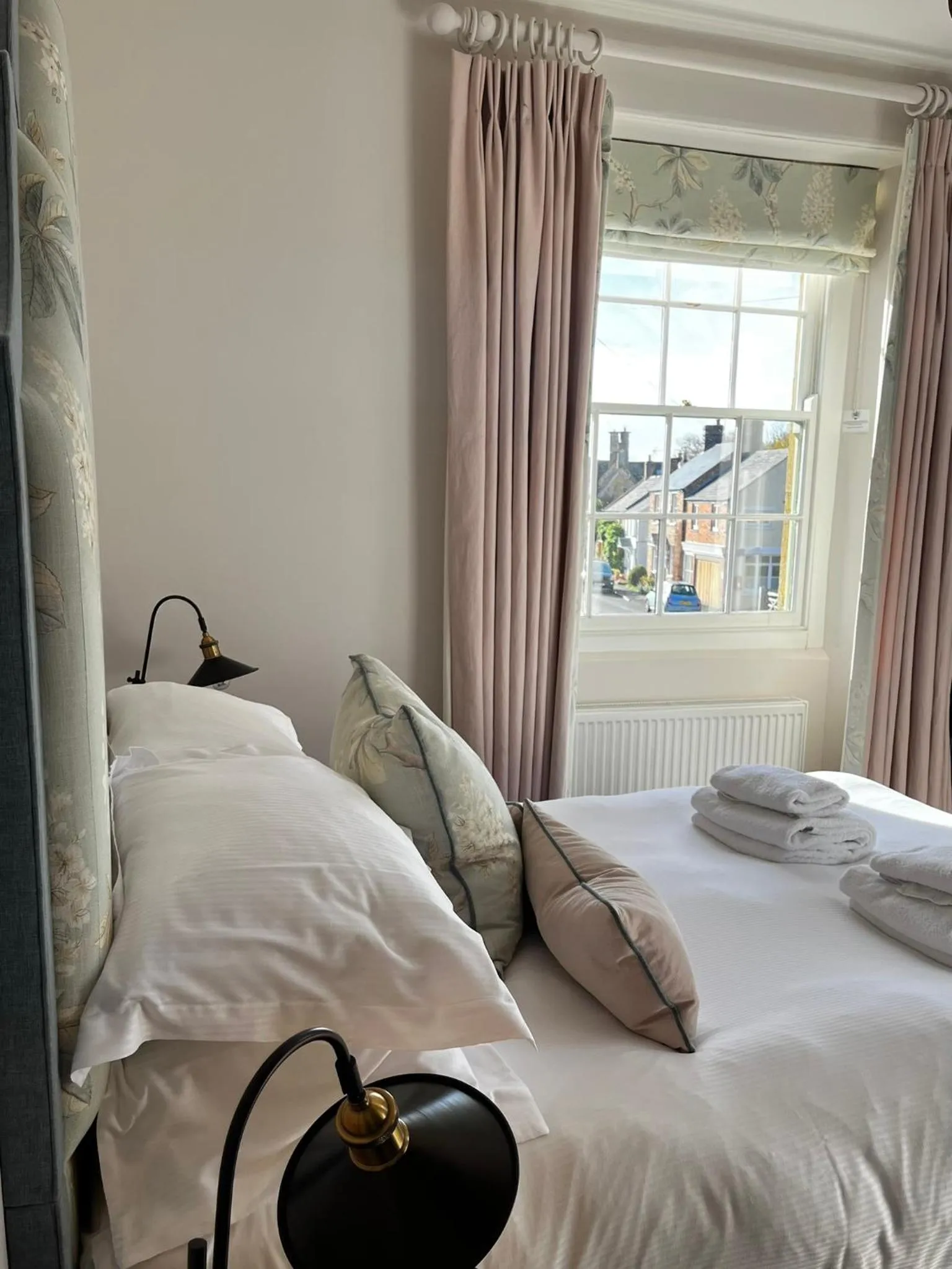 View (from property/room), Bed in The Seagrave Arms