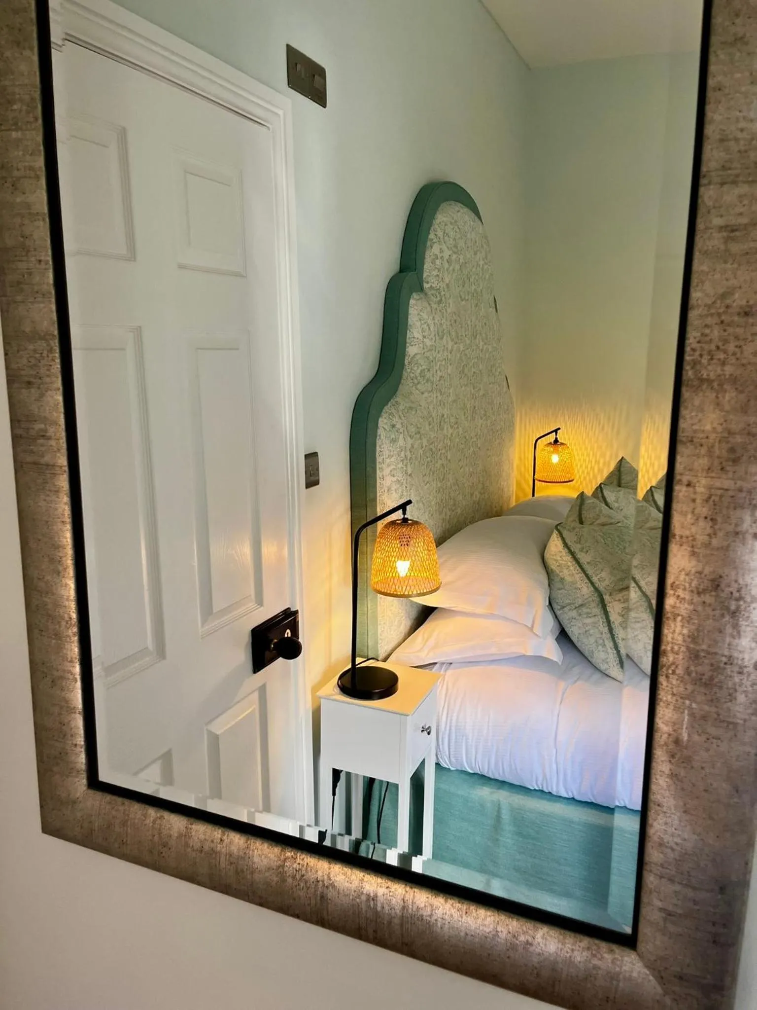 Bedroom, Bed in The Seagrave Arms