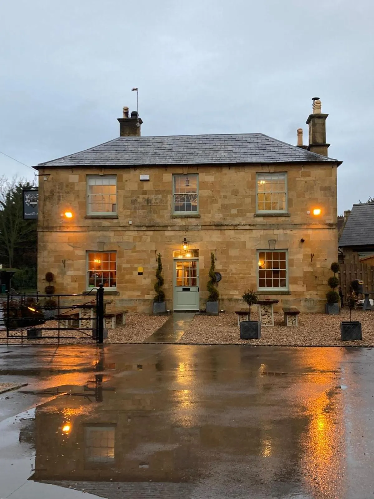 Property building in The Seagrave Arms