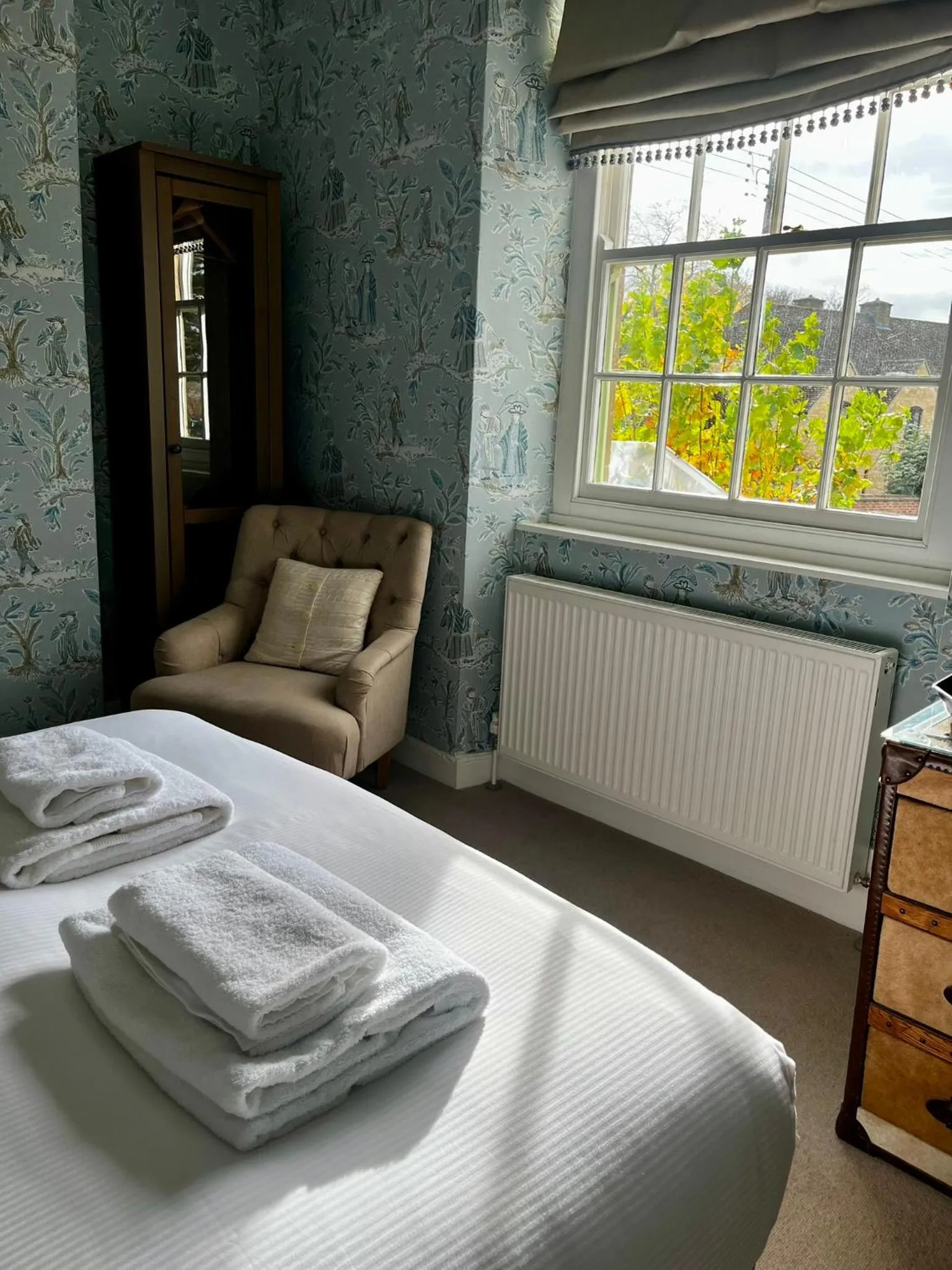 View (from property/room), Bed in The Seagrave Arms