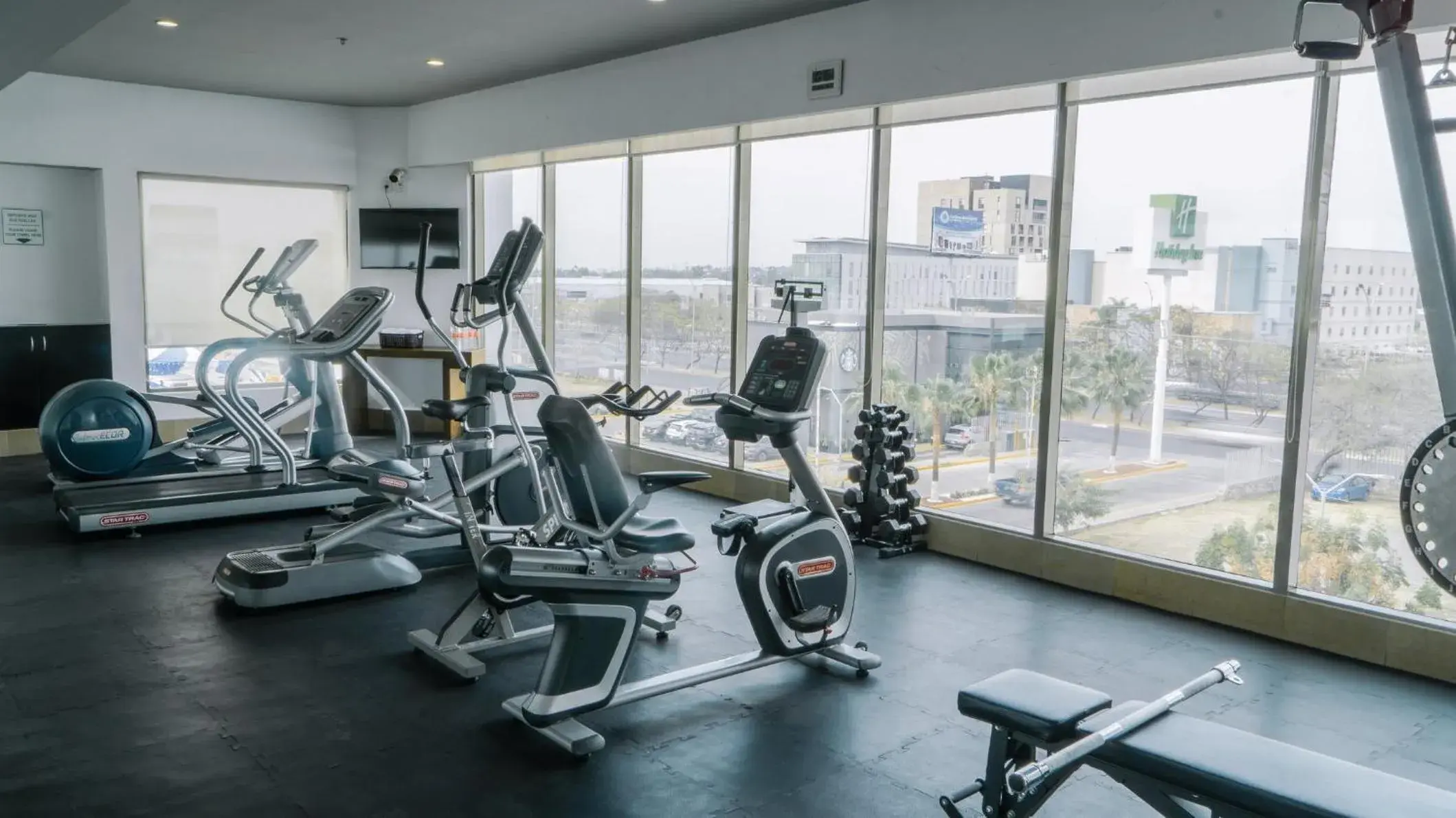 Fitness centre/facilities in Holiday Inn Queretaro Zona Krystal by IHG Fitness centre/facilities in Holiday Inn Queretaro Zona Krystal by IHG