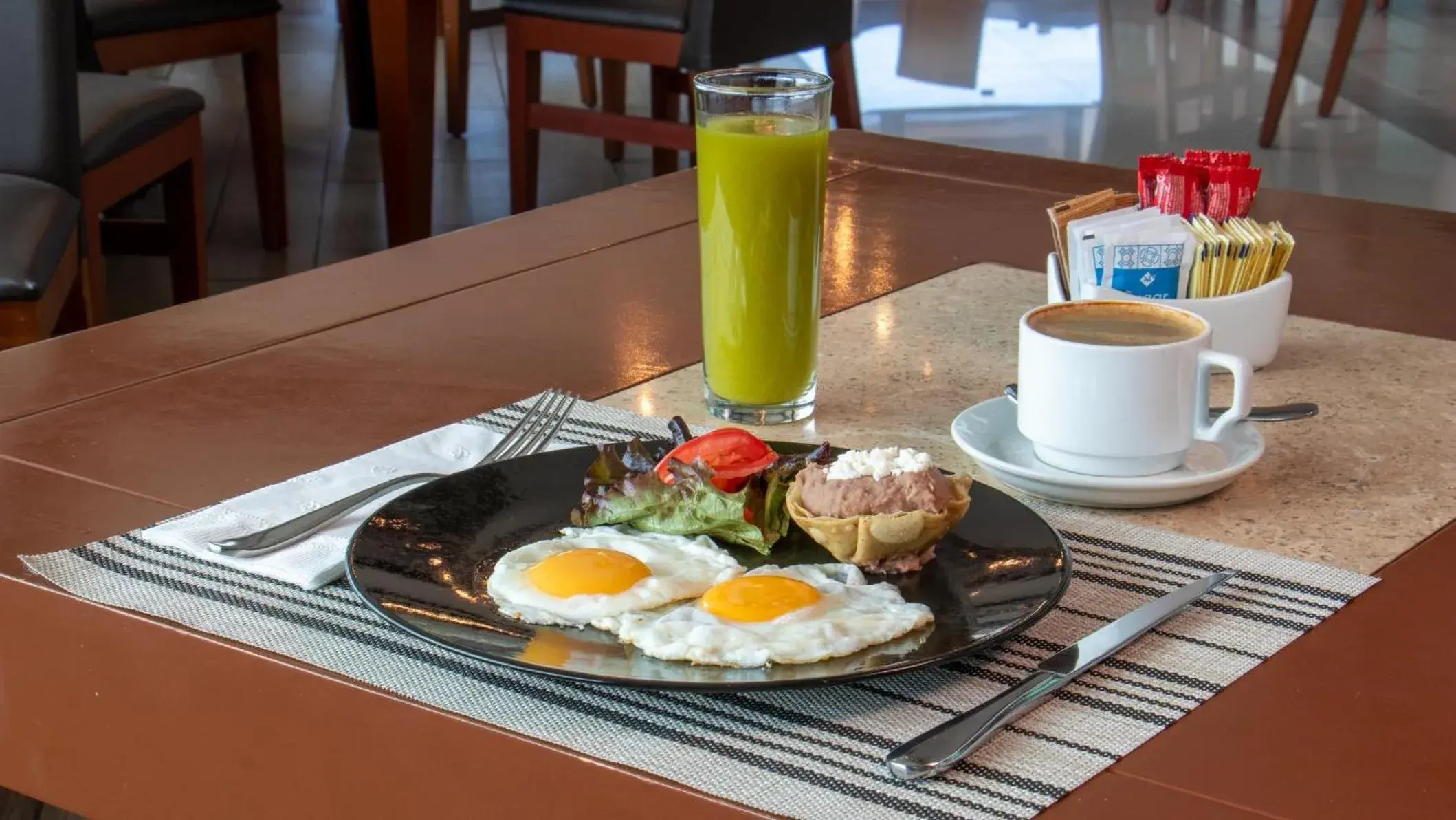 Restaurant/places to eat in Holiday Inn Queretaro Zona Krystal by IHG Restaurant/places to eat in Holiday Inn Queretaro Zona Krystal by IHG