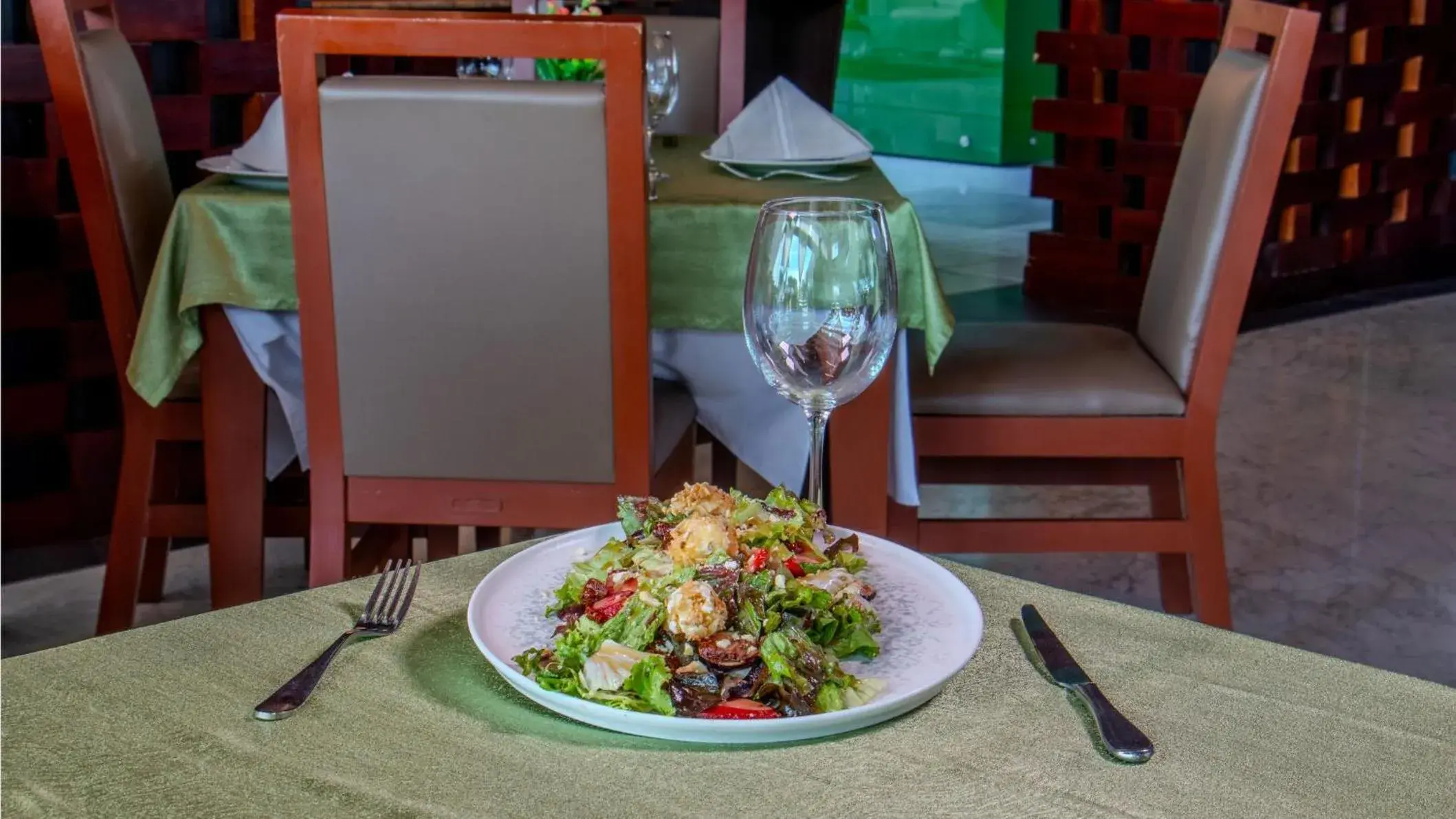 Restaurant/places to eat in Holiday Inn Queretaro Zona Krystal by IHG Restaurant/places to eat in Holiday Inn Queretaro Zona Krystal by IHG