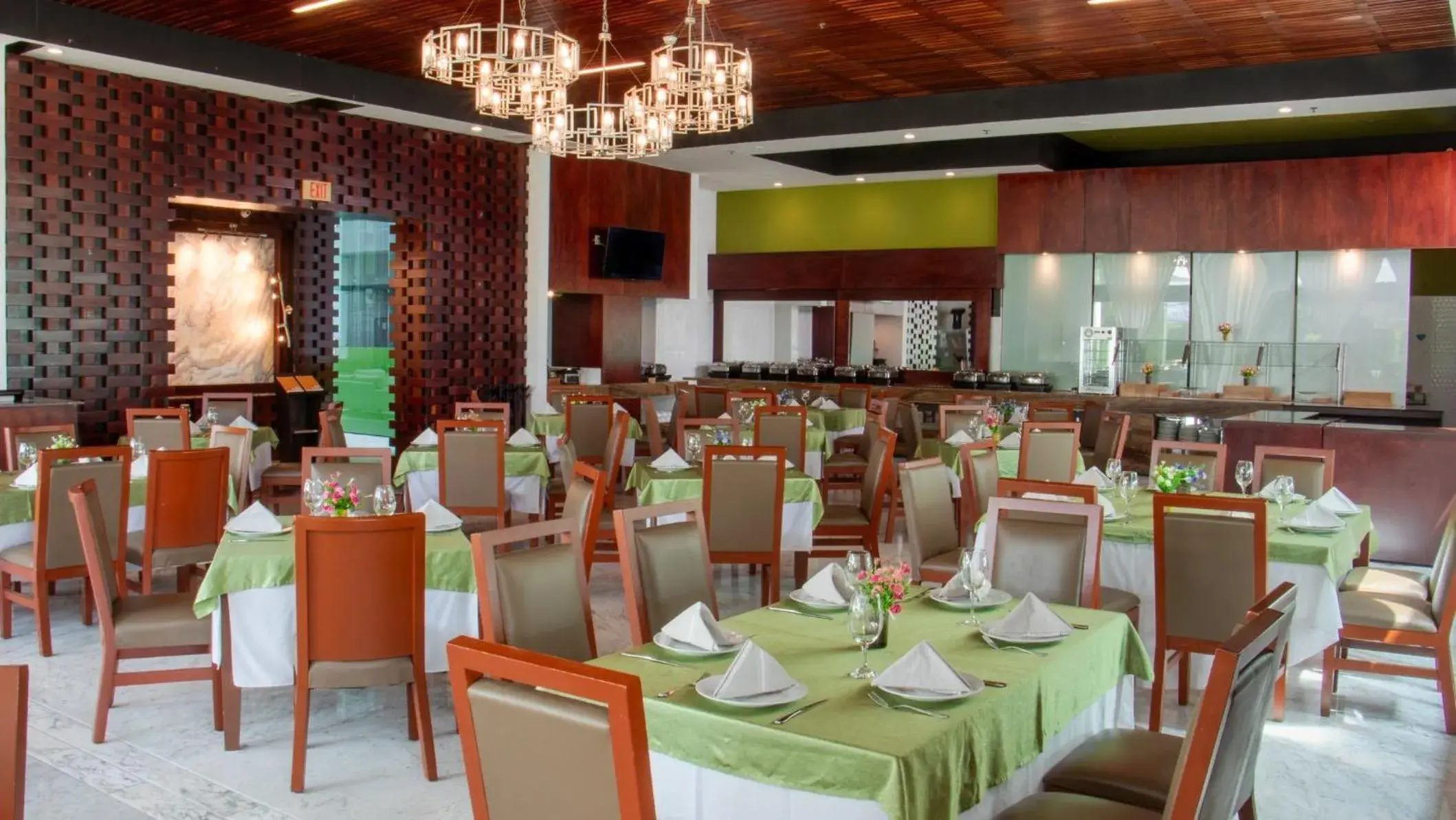 Restaurant/places to eat in Holiday Inn Queretaro Zona Krystal by IHG Restaurant/places to eat in Holiday Inn Queretaro Zona Krystal by IHG