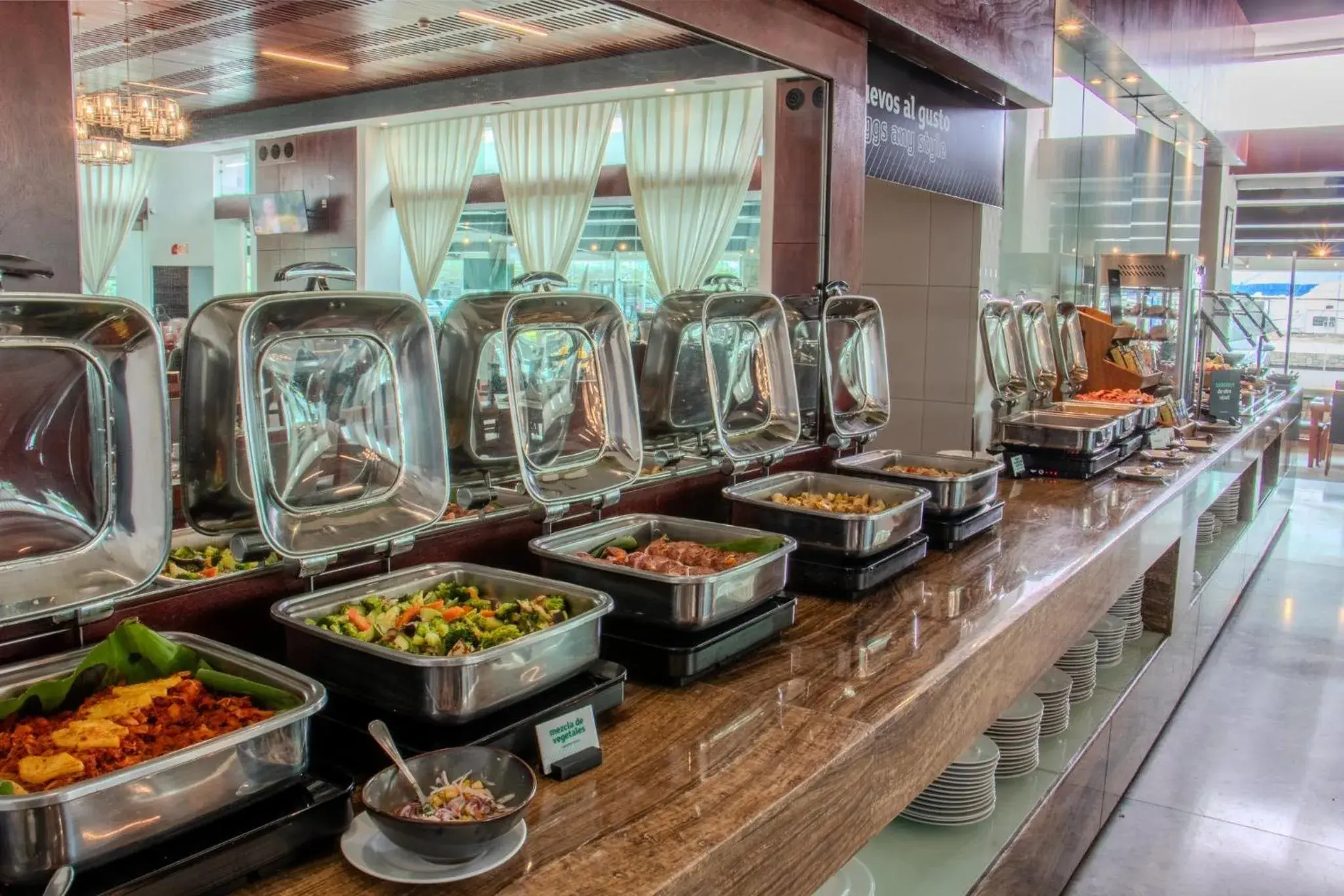 Restaurant/places to eat in Holiday Inn Queretaro Zona Krystal by IHG Restaurant/places to eat in Holiday Inn Queretaro Zona Krystal by IHG