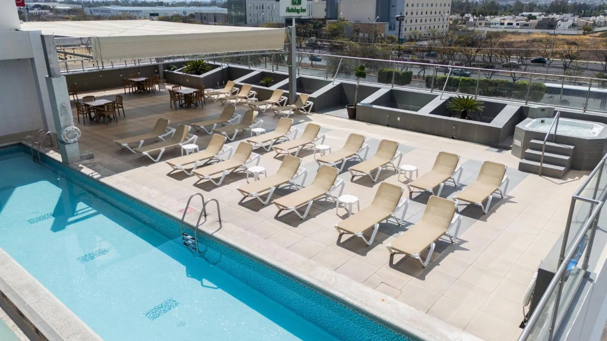 Swimming pool in Holiday Inn Queretaro Zona Krystal by IHG