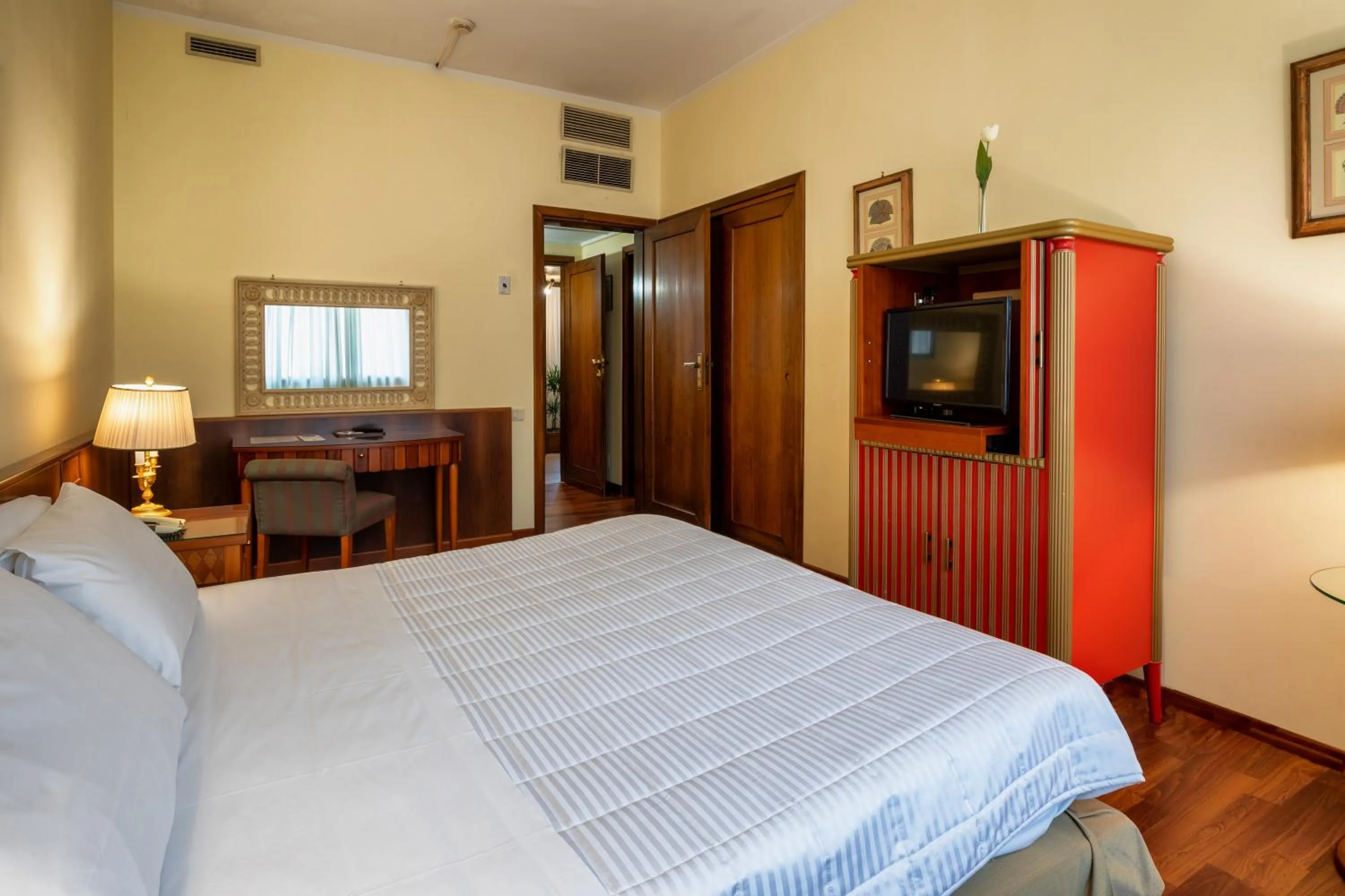 Bed in Hotel Royal Palace