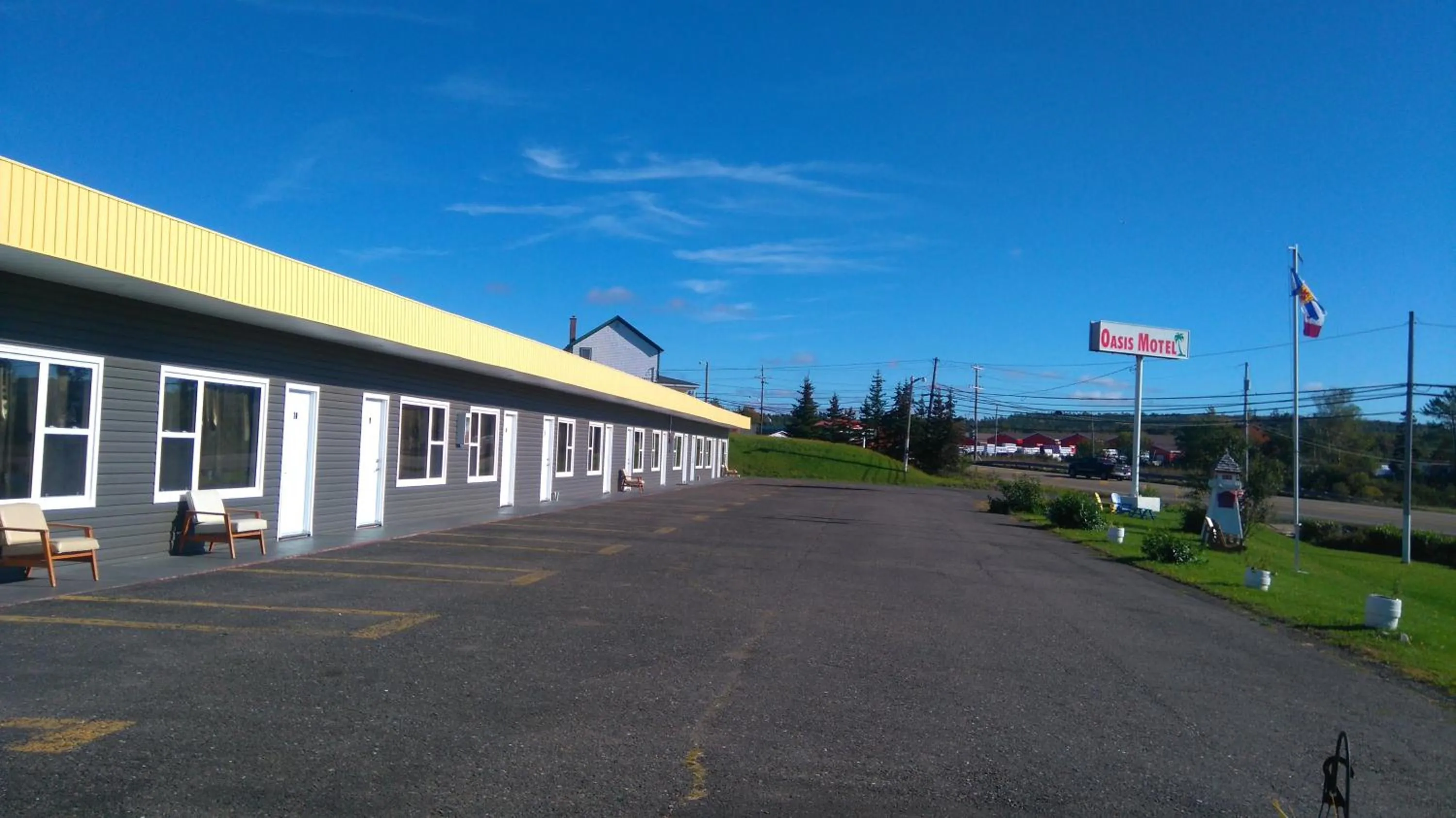 Facade/entrance in Oasis Motel