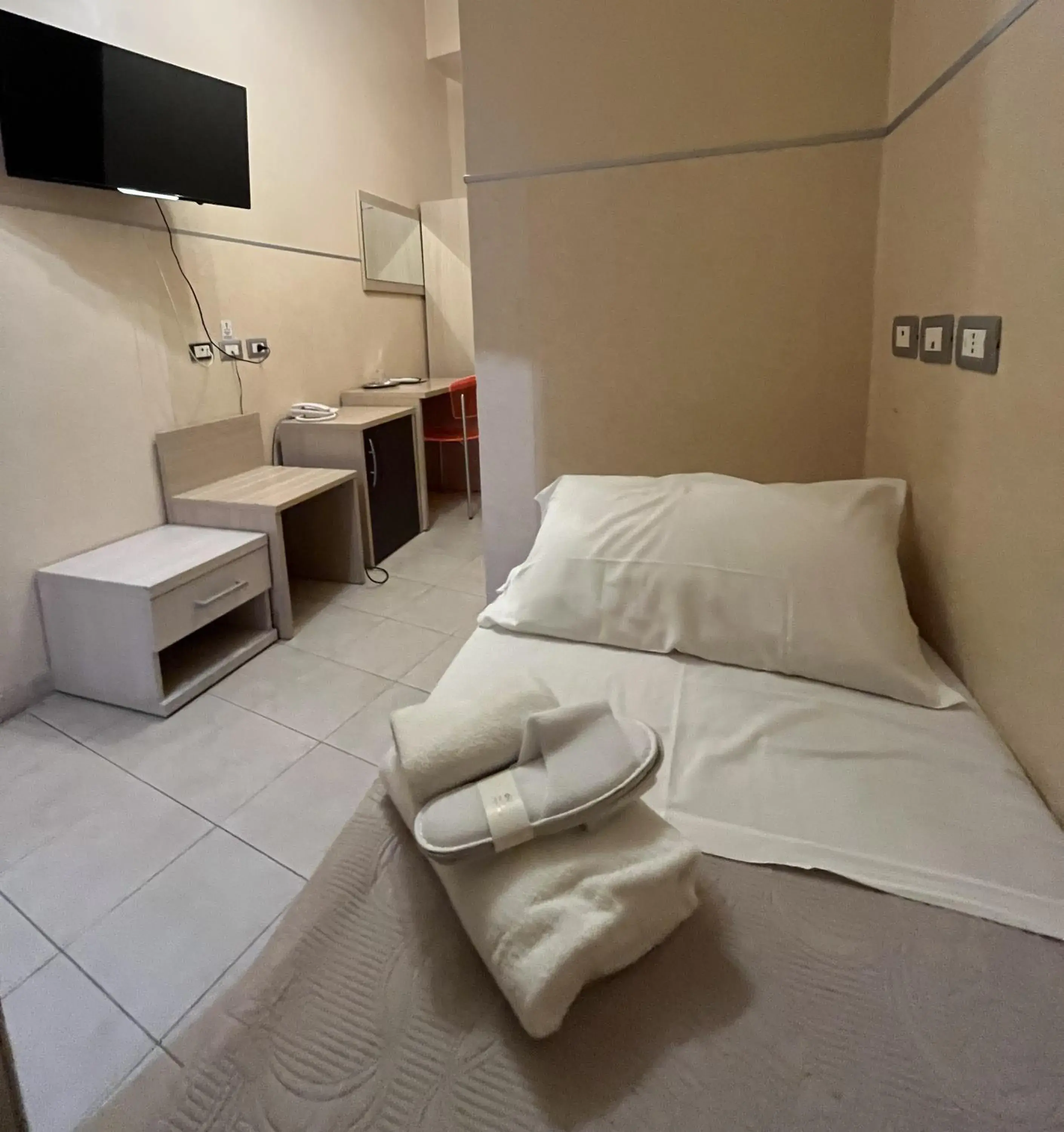 Bed in Hotel Elide Bed in Hotel Elide