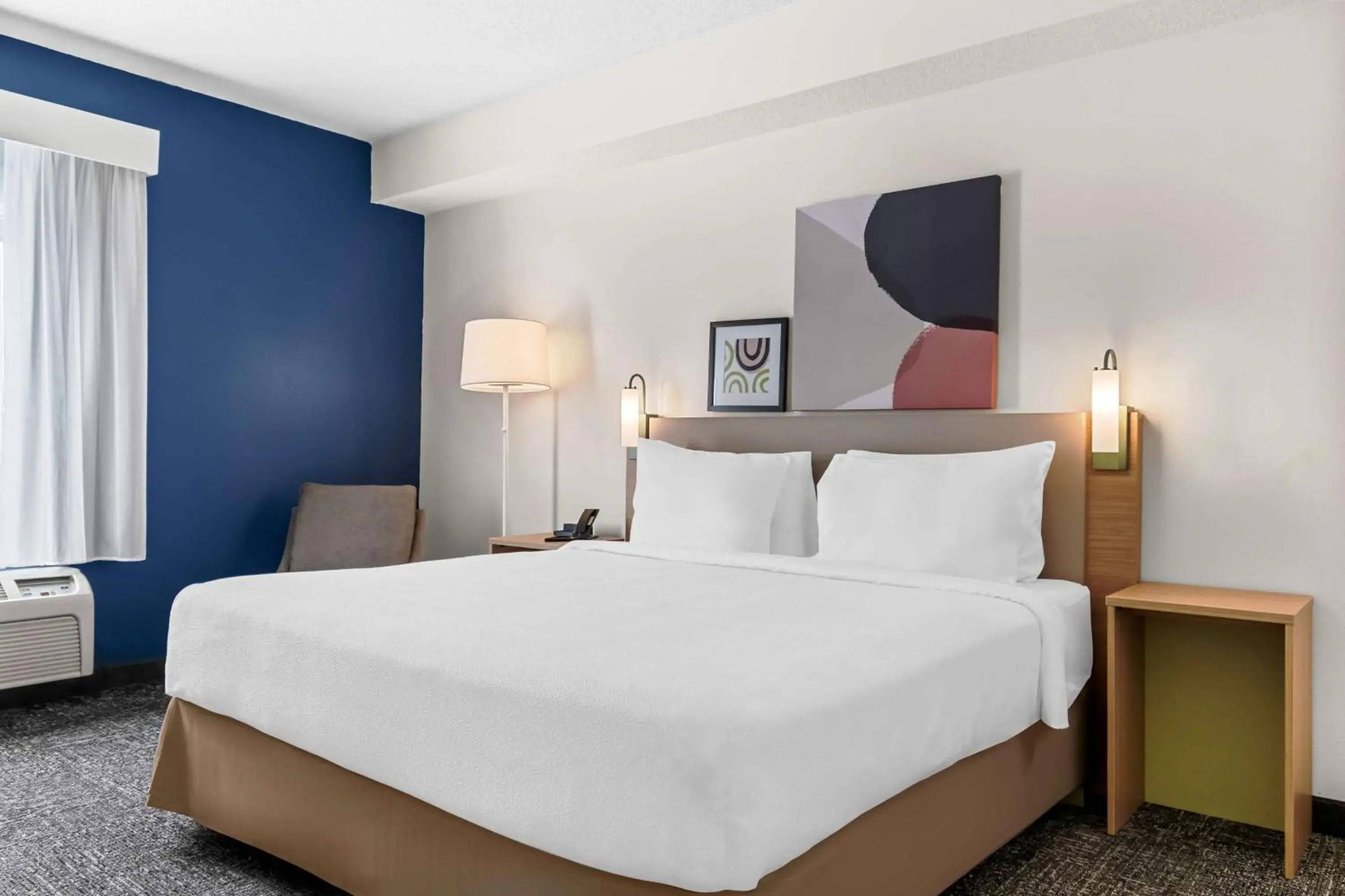 Bed in Spark By Hilton Hershey Near The Park Bed in Spark By Hilton Hershey Near The Park