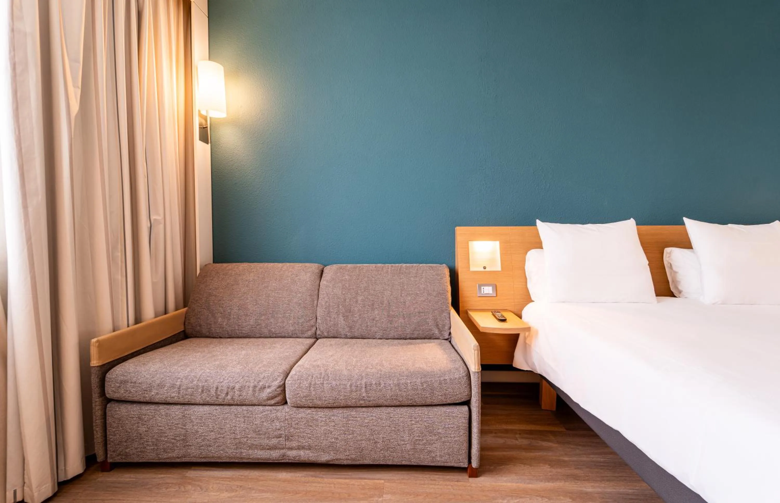 Bedroom, Bed in Novotel Roma Est