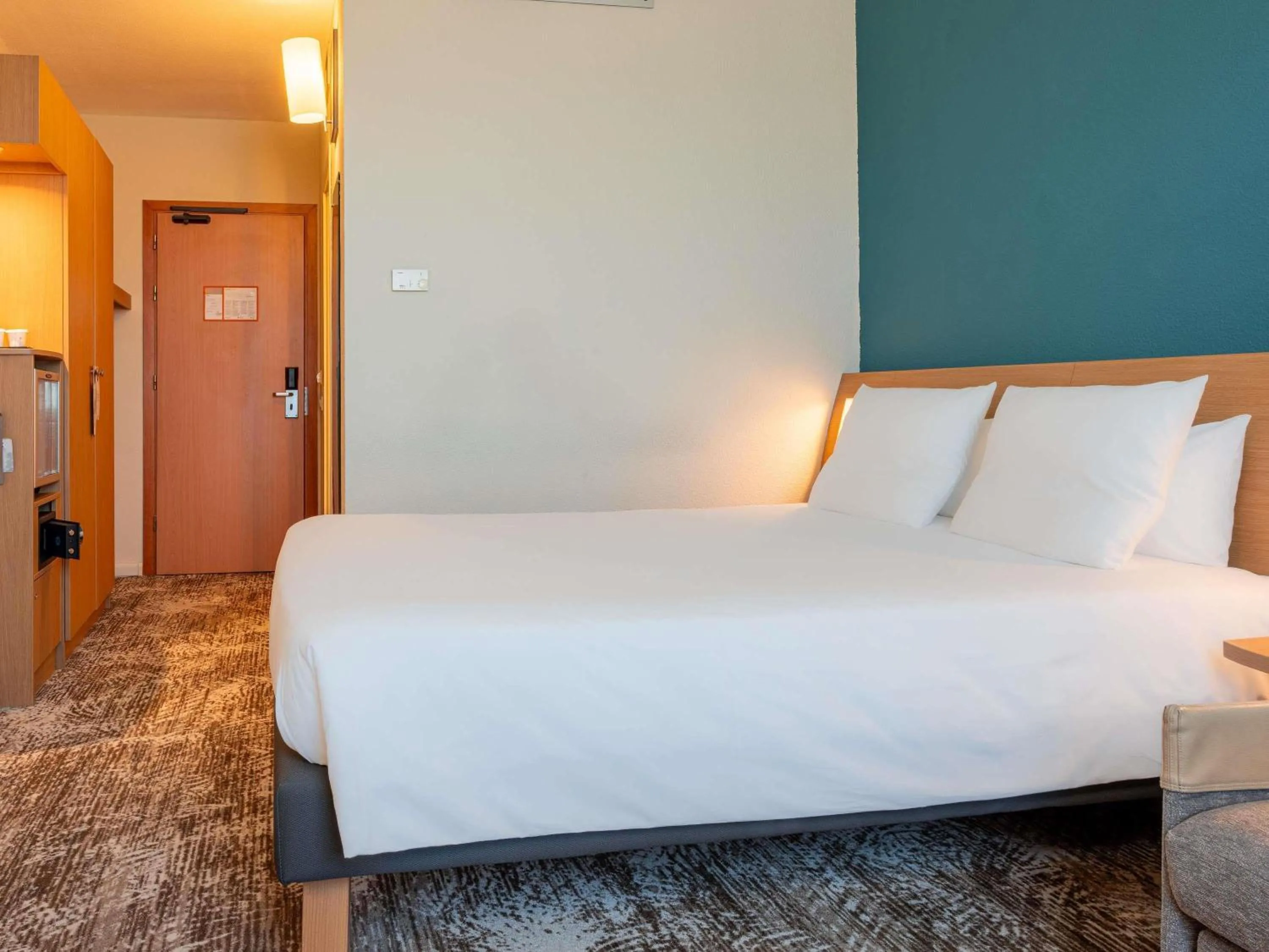 Bedroom, Bed in Novotel Roma Est