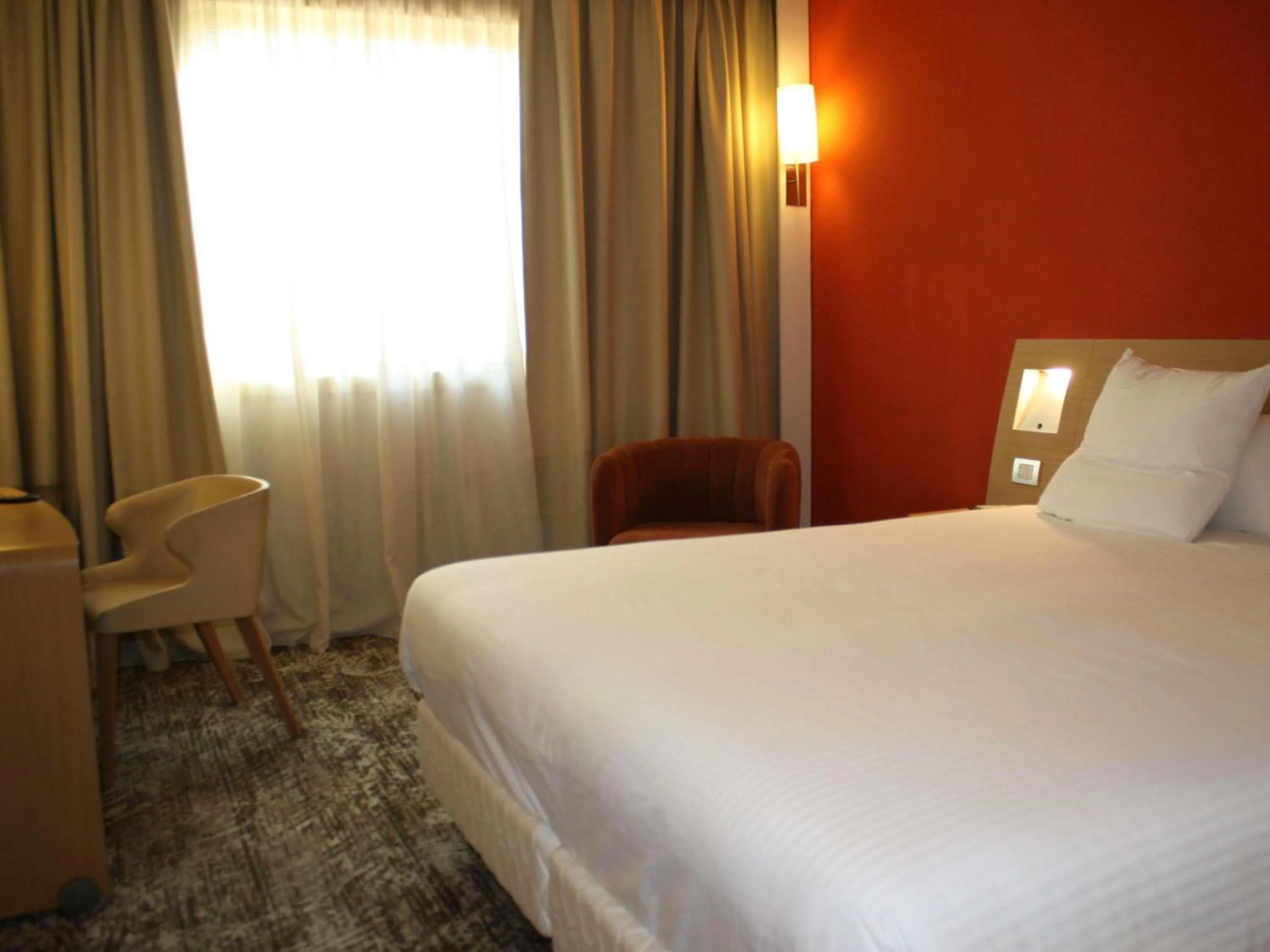 Bedroom, Bed in Novotel Roma Est