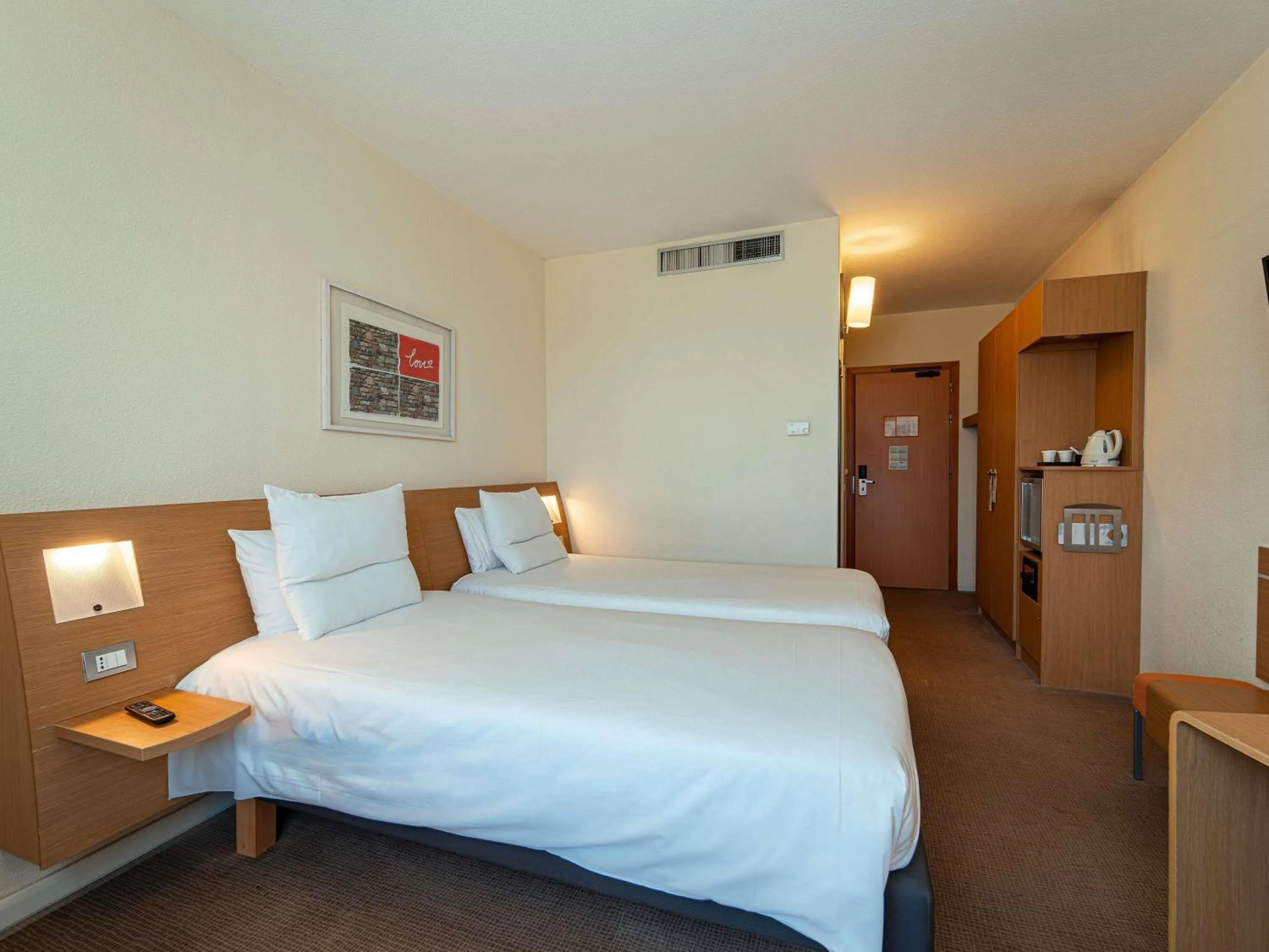 Bedroom, Bed in Novotel Roma Est