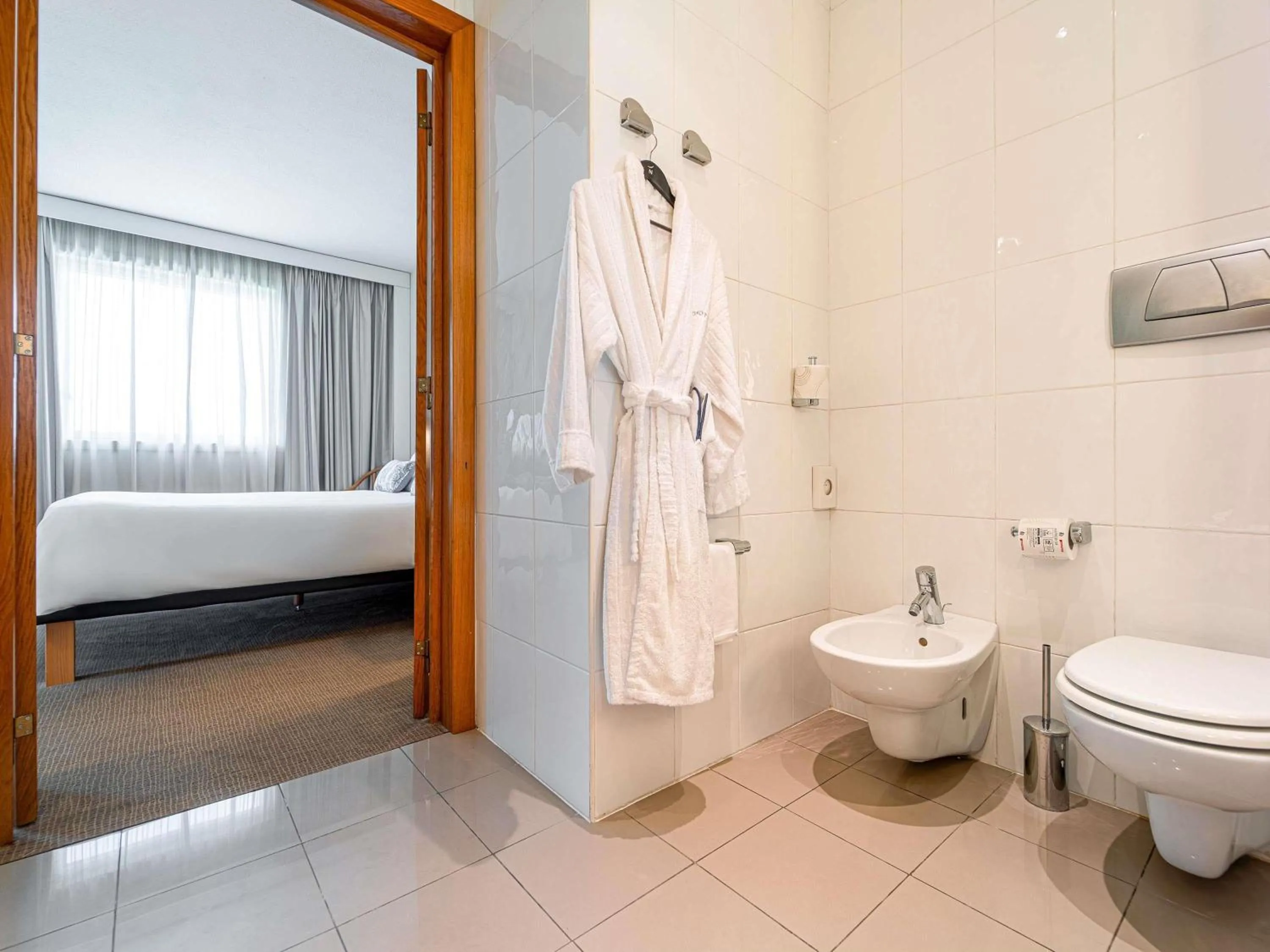 Bedroom in Novotel Roma Est