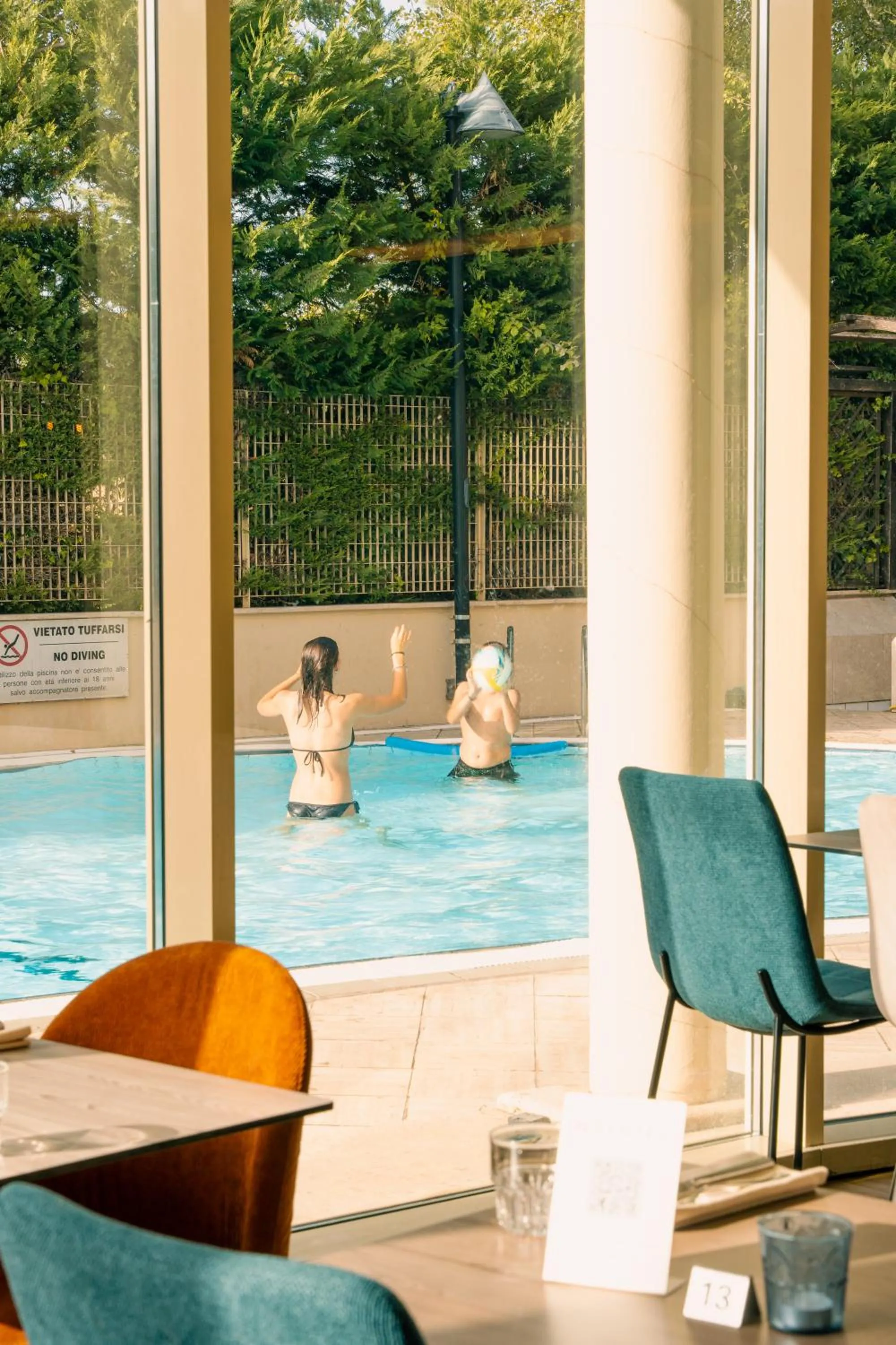 Restaurant/places to eat in Novotel Roma Est