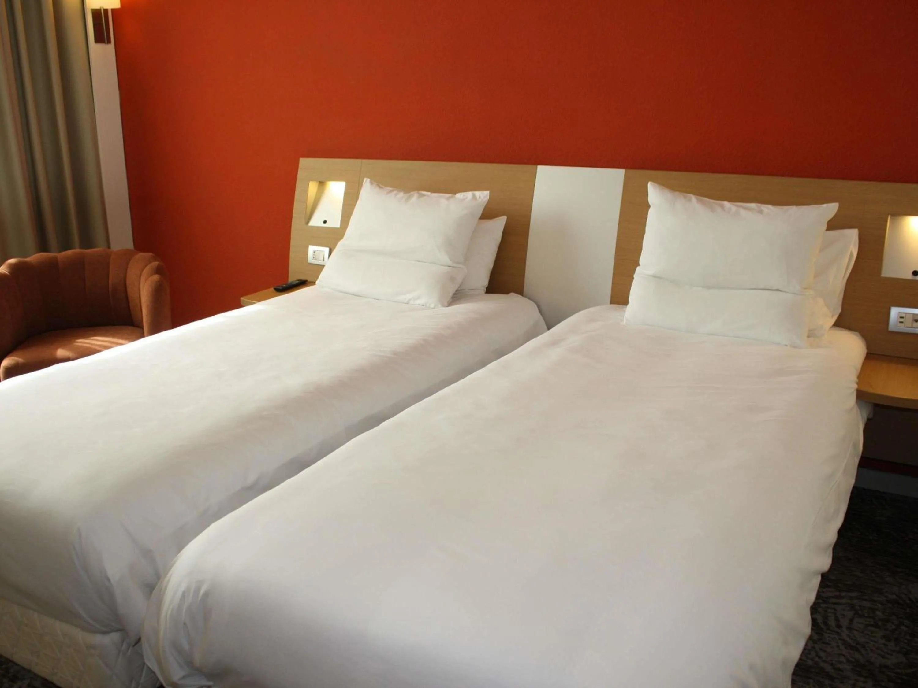 Bedroom, Bed in Novotel Roma Est