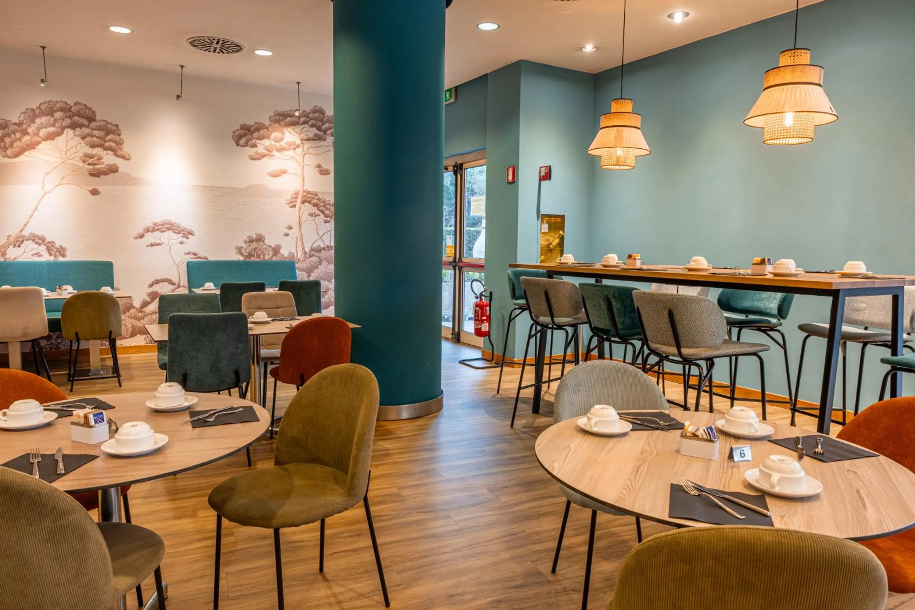 Restaurant/places to eat in Novotel Roma Est